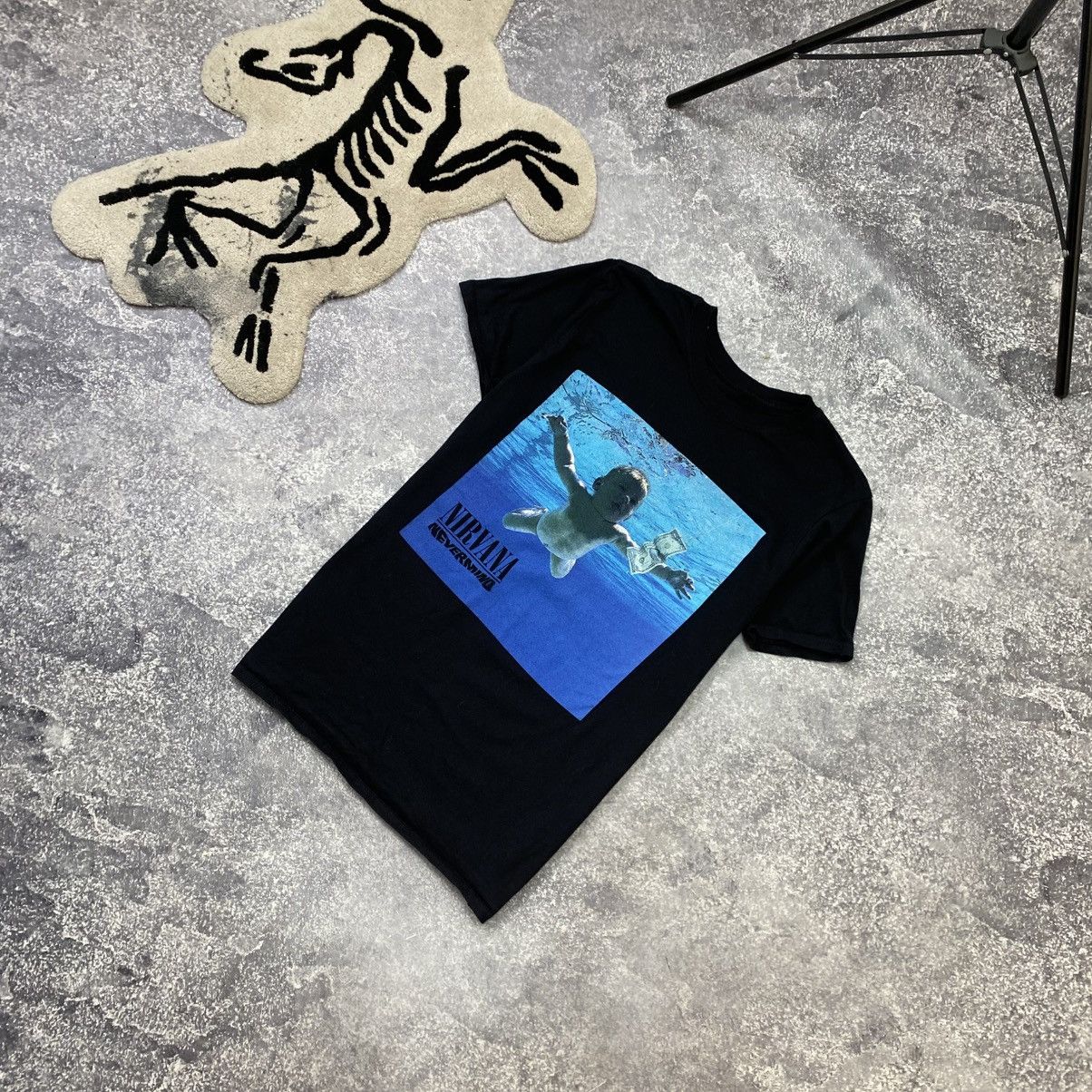 Band Tees Vintage Nirvana Nevermind Big logo rock band tee Size US M / EU 48-50 / 2 - 1 Thumbnail