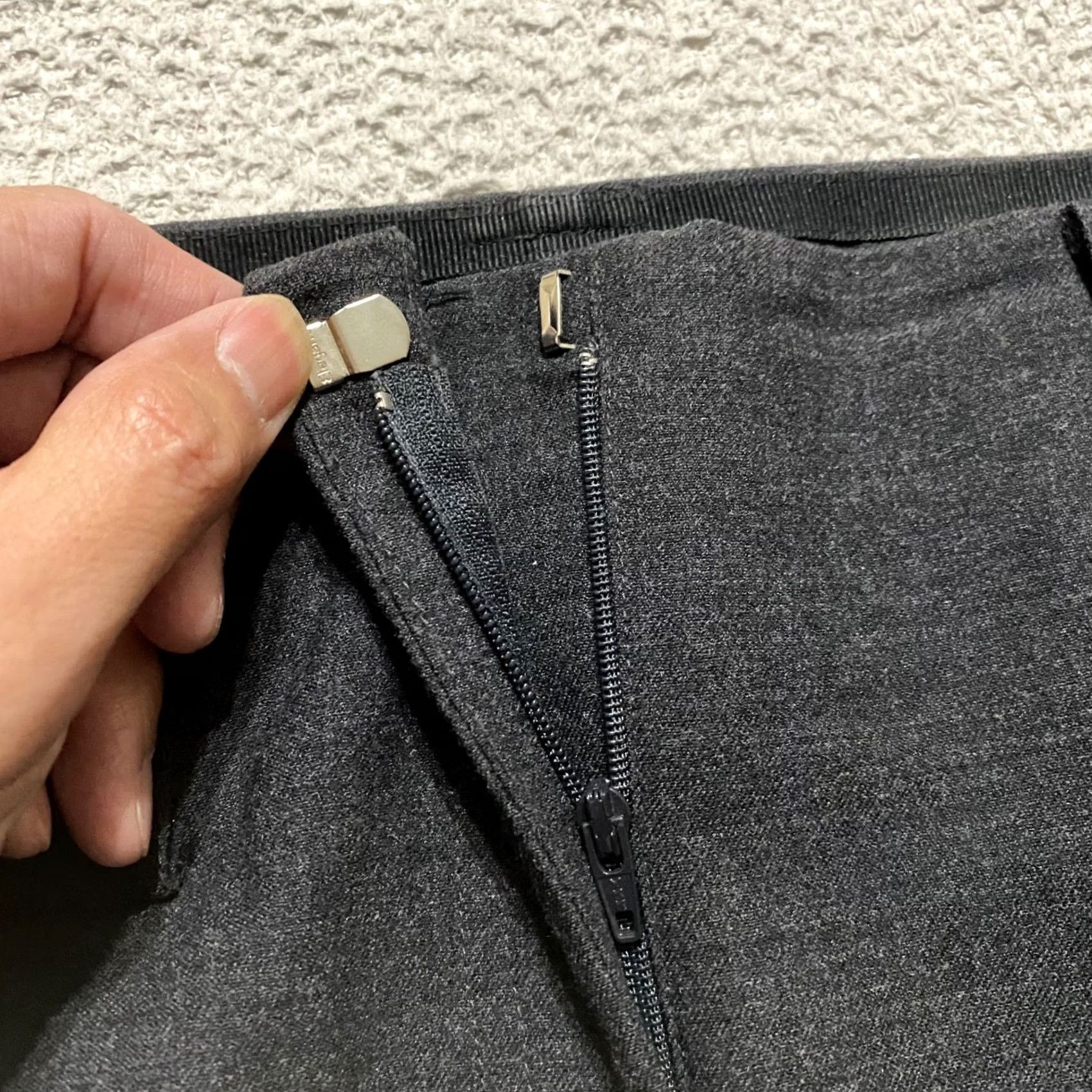 Express Express Skirt Knee Length Wool Black Gray Pencil Straight Womens Size 8 Stretch Pockets Lined Rise Mid 656 Size 30" / US 8 / IT 44 - 7 Thumbnail
