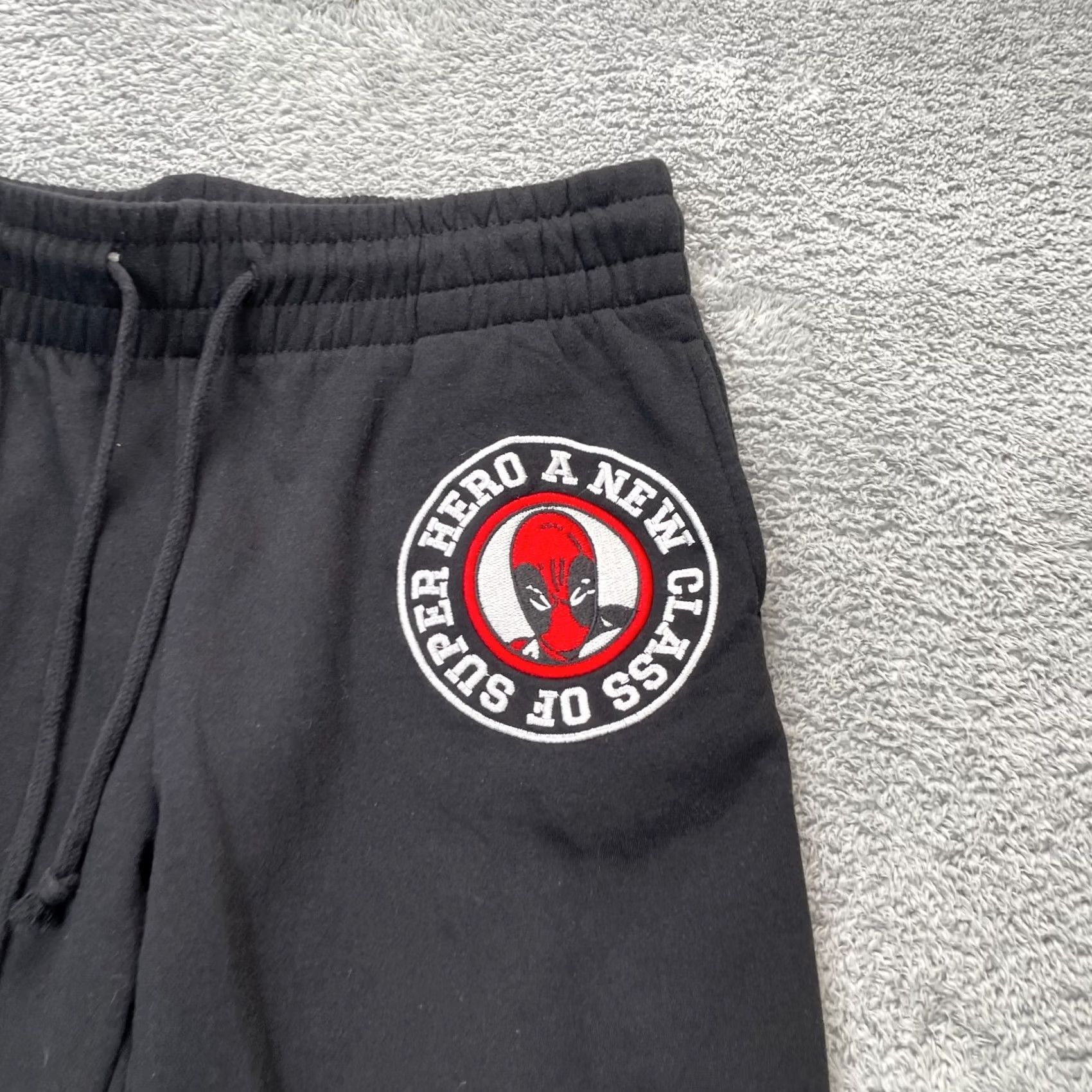 Vintage Deadpool Pants Mens M Black Joggers Sweatpants Marvel Embroidered Comics Jogger Regular Tapered Inseam 26 Pockets Lined Comfortable Easy Care Size US 31 - 6 Thumbnail