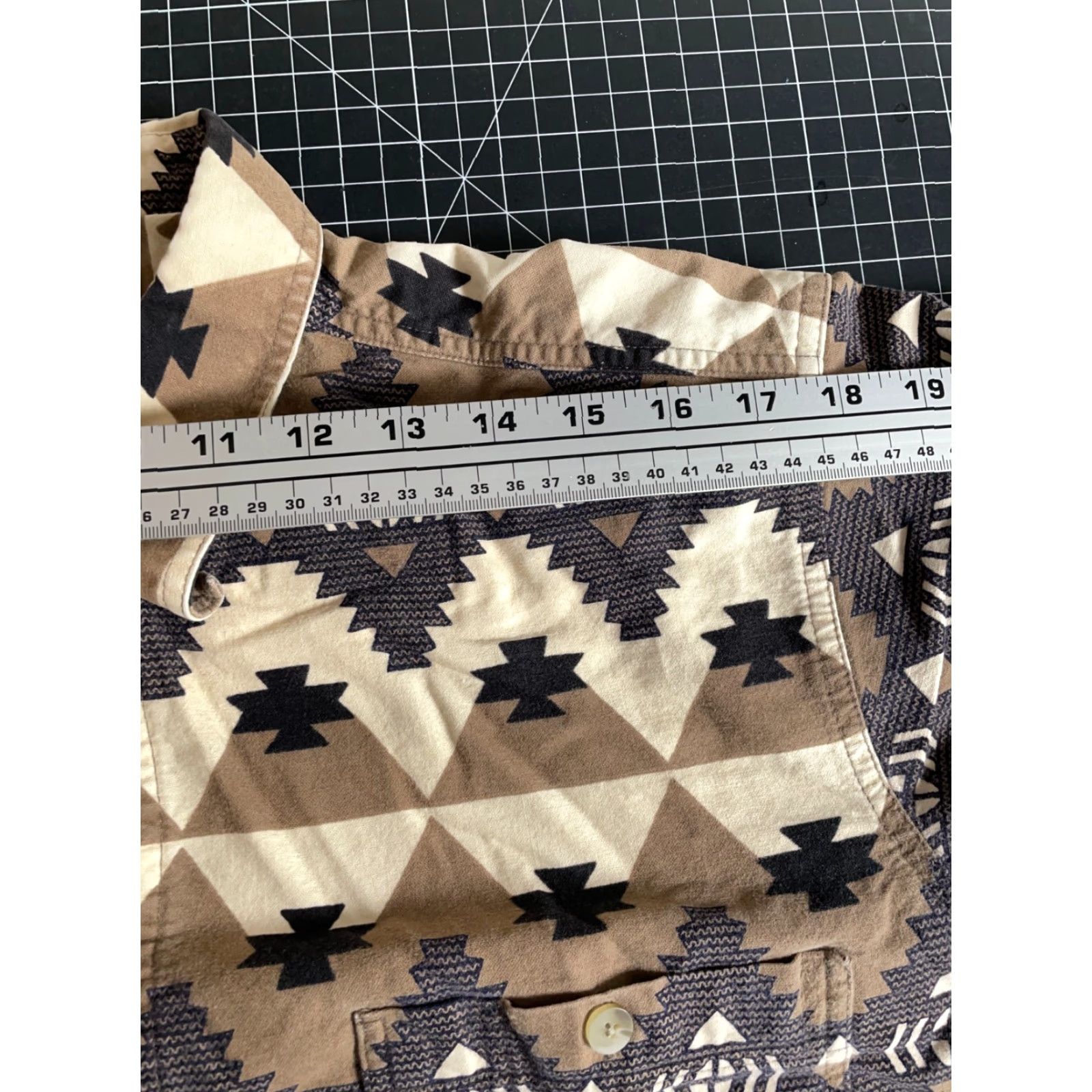 Vintage VINTAGE M.E. Sport Shirt Geometric 90s Aztec Southwestern Button-Up Cotton Flannel XL Mens Beige Brown Size US XL / EU 56 / 4 - 7 Thumbnail