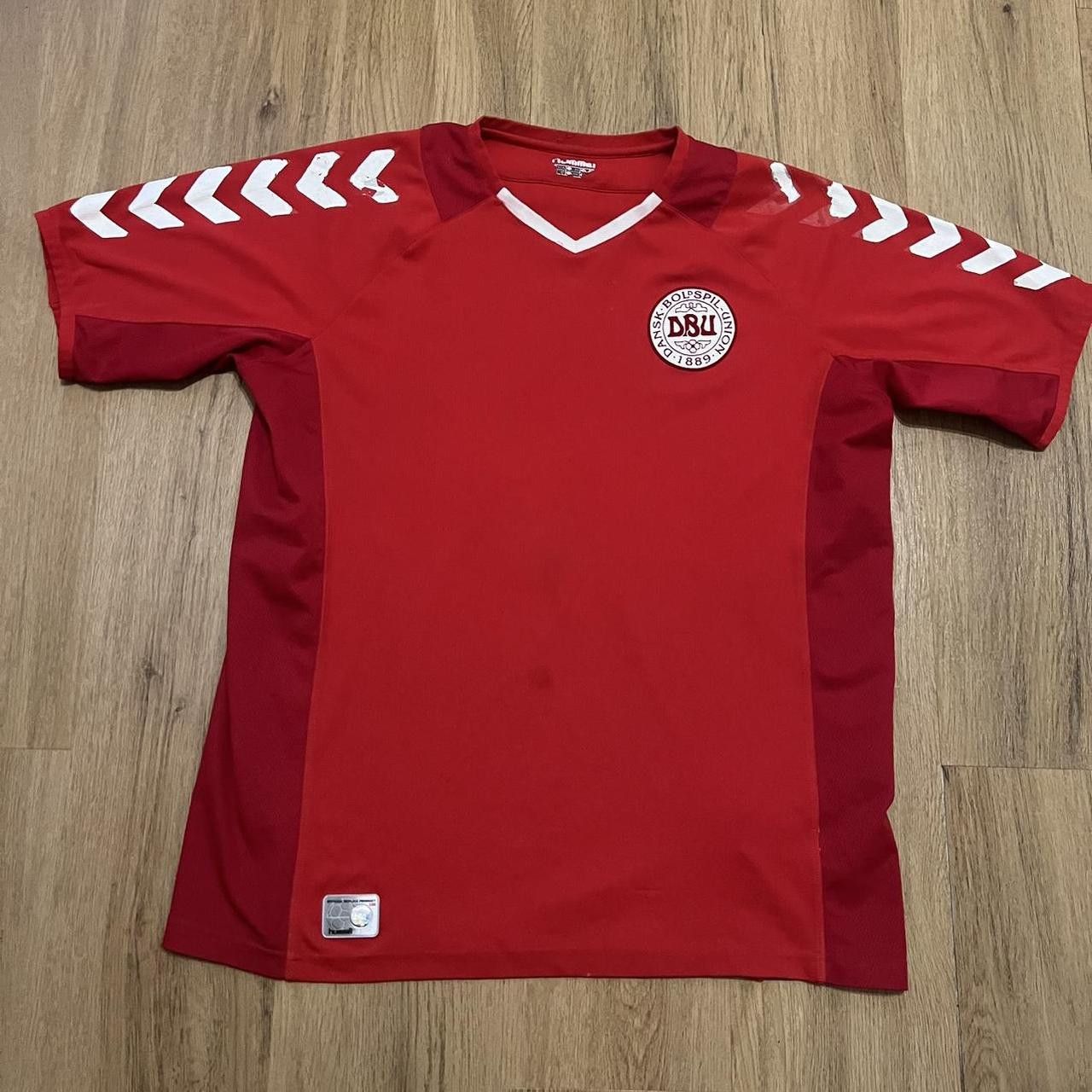 Hummel Denmark 2006-08 home football shirt #football Size US XL / EU 56 / 4 - 1 Thumbnail