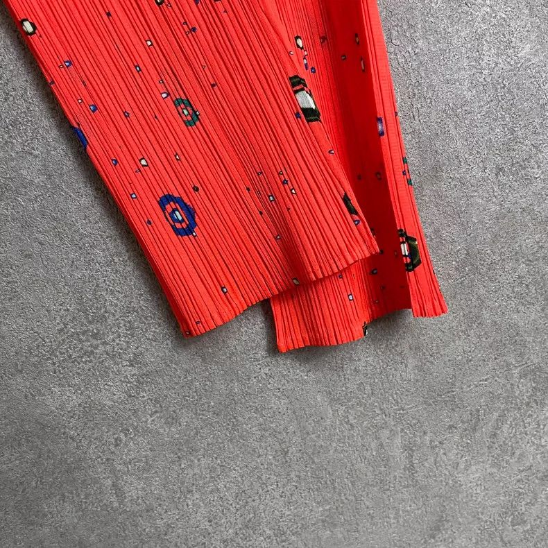 Issey Miyake Issey Miyake size:2 Red Universe Buddha pleated trousers Size 31" - 8 Thumbnail
