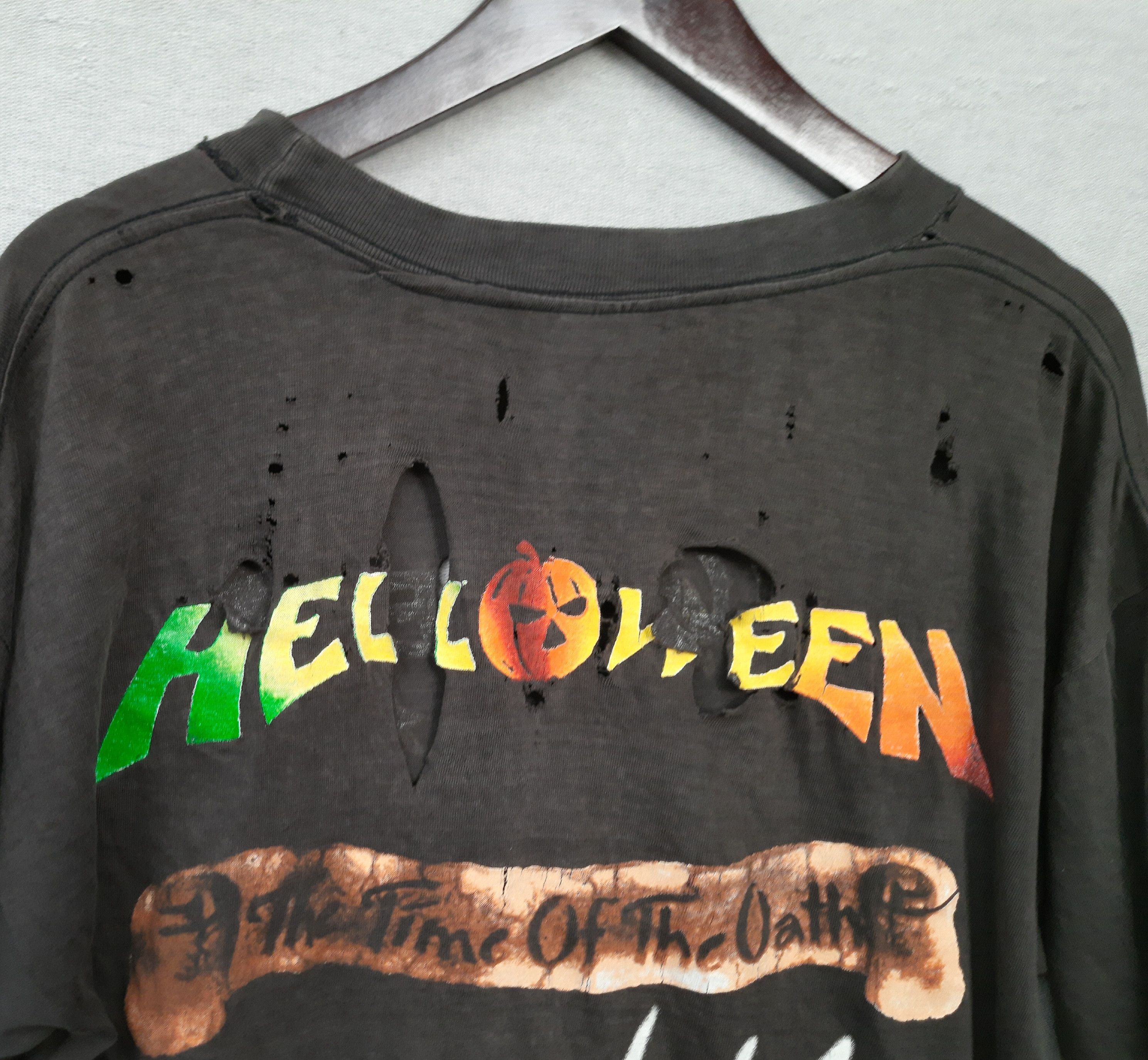 image of Band Tees x Vintage Distressed Vintage 90's Helloween Tshirt in Black, Men's (Size Large)