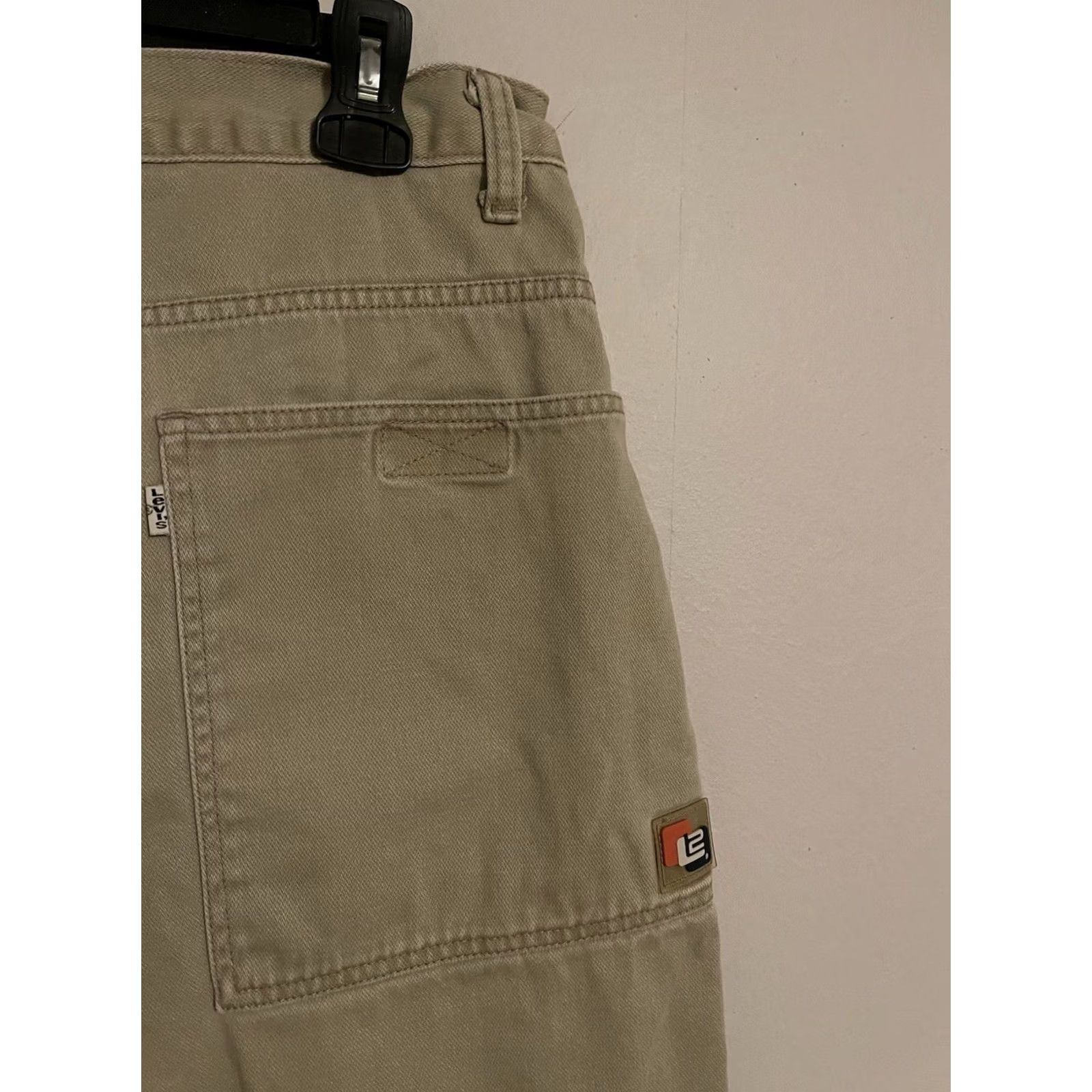 Levi's VINTAGE Y2K Levi's Beige Cargo Baggy Wide Leg Pants - Men's 34x30 Skate Size US 34 / EU 50 - 4 Thumbnail