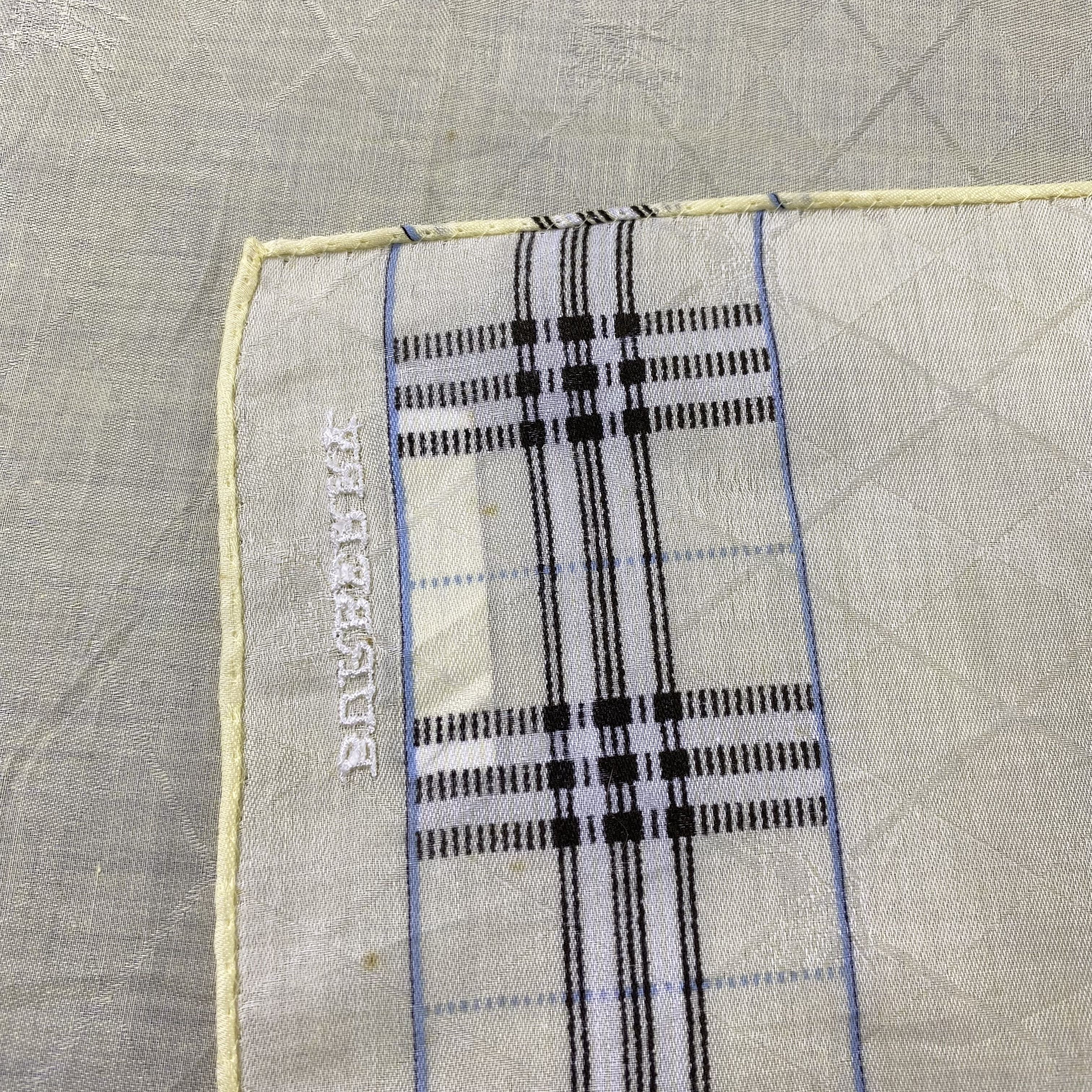 Burberry Burberry Handkerchief Neckerchief Bandana-B1644 Size ONE SIZE - 6 Thumbnail