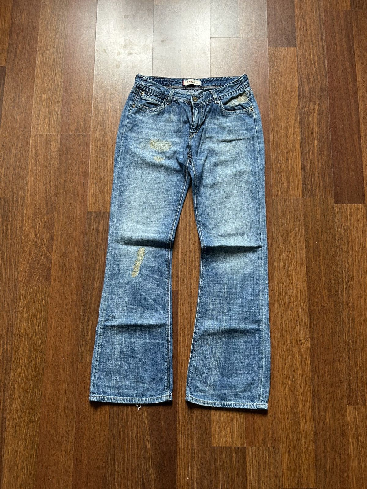 Levi's Vintage Levis 572 Boot Cut Denim Jeans Distressed Flared Y2K Size US 31 - 1 Thumbnail