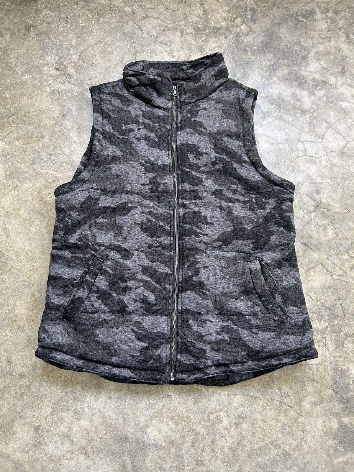 In The Attic In The Attic Homme - Camo Zipper Vest Size XL Size US XL / EU 56 / 4 - 1 Thumbnail