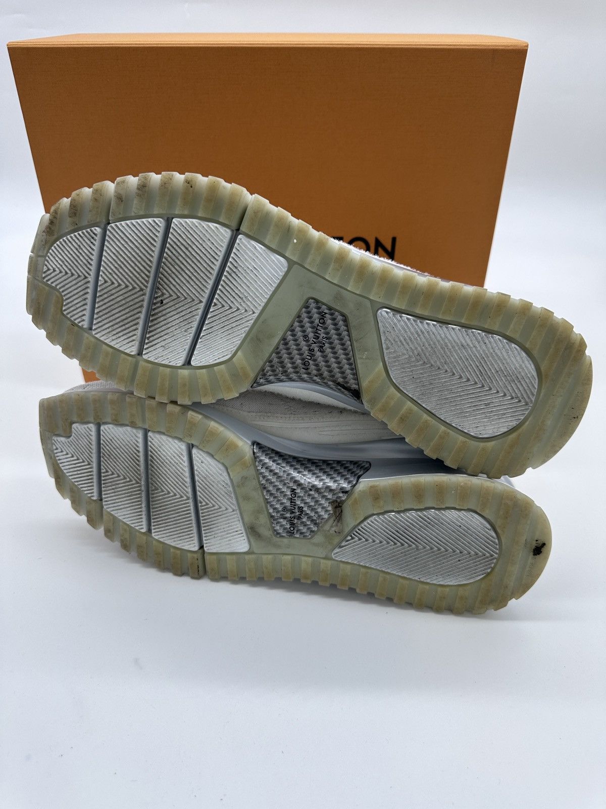 Louis Vuitton Louis Vuitton VNR Sneaker White Size 11 Size US 11 / EU 44 - 8 Thumbnail
