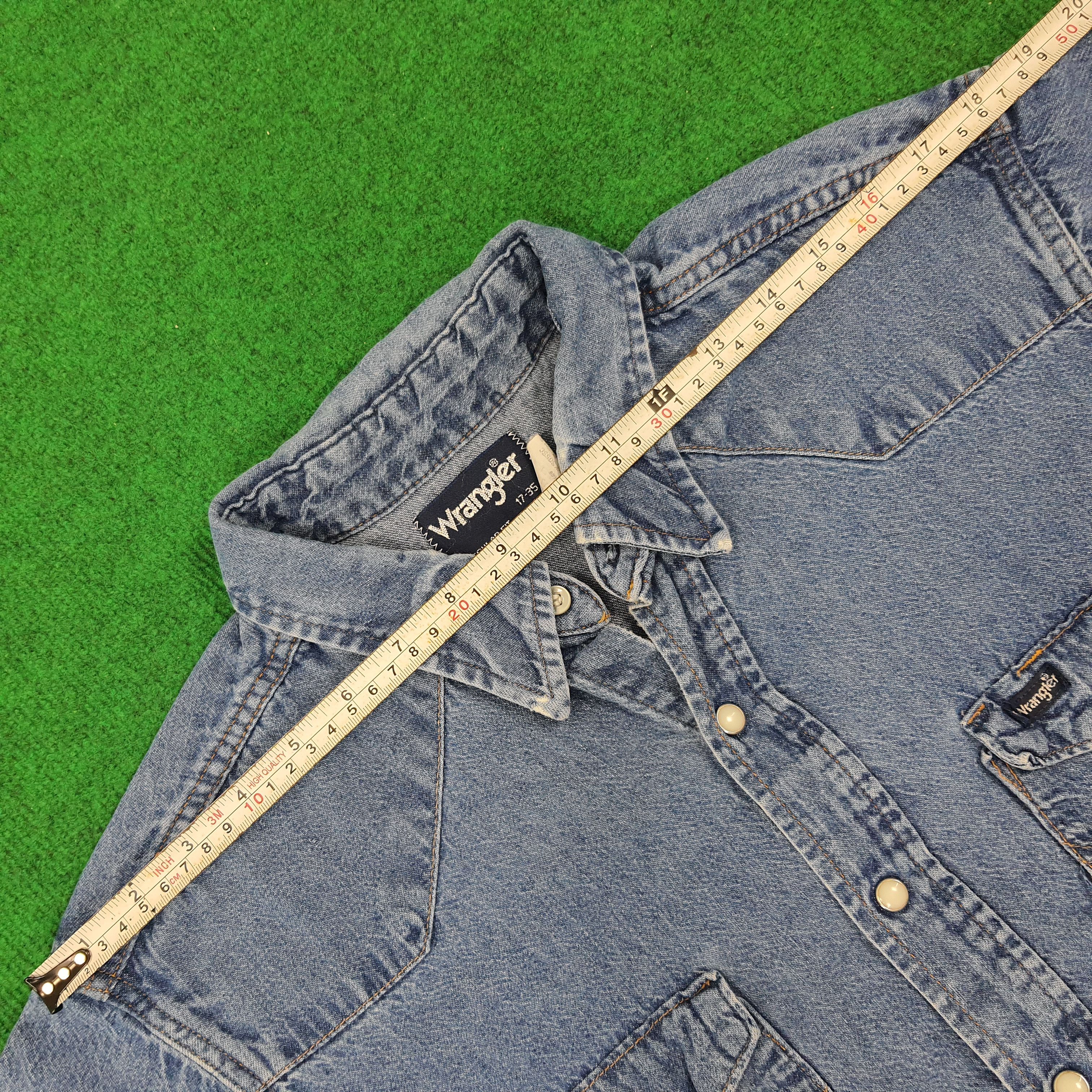 Vintage × Wrangler Vintage Wrangler American Brand Button Up Denim Shirt Size US L / EU 52-54 / 3 - 9 Thumbnail