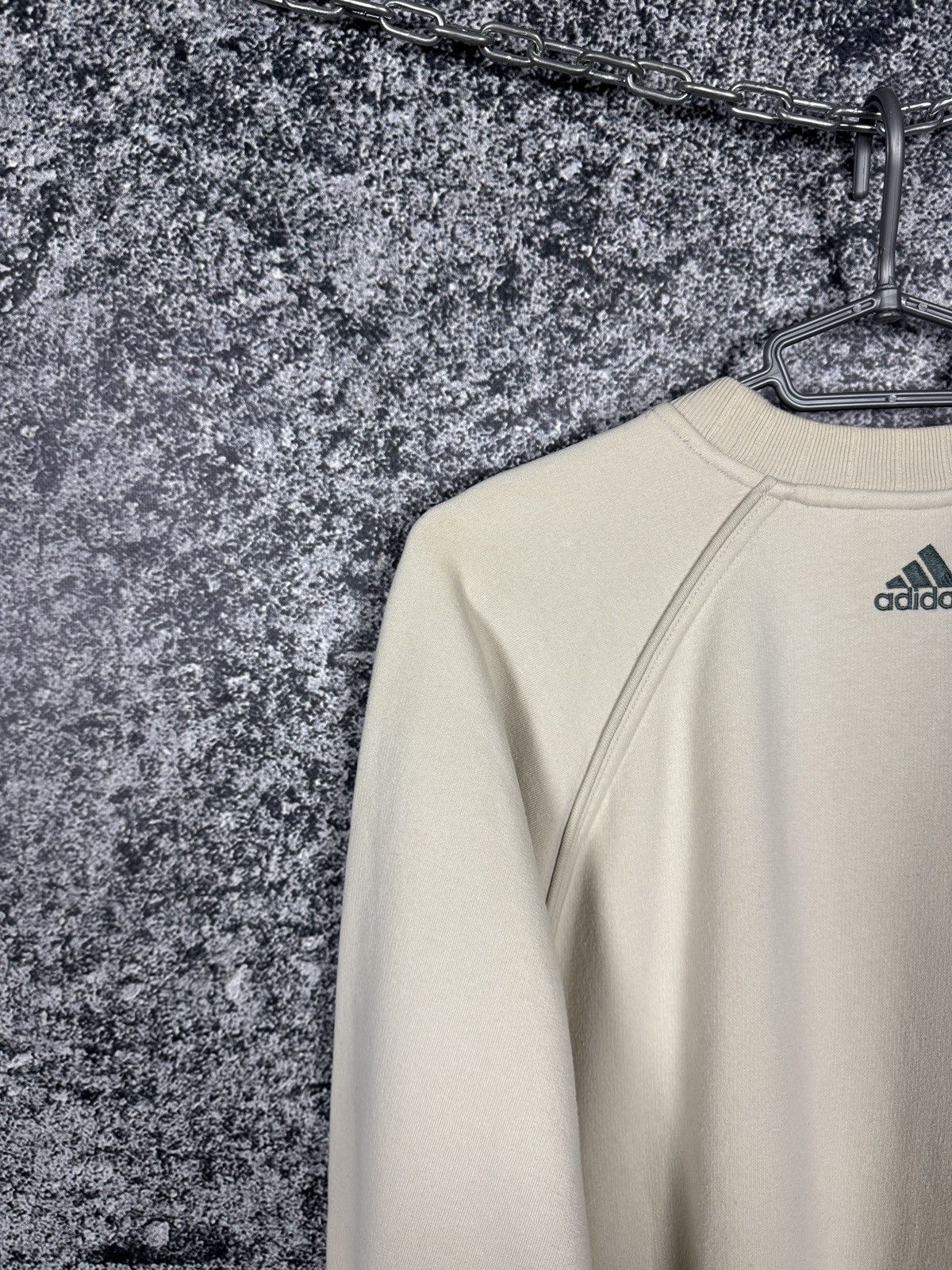 Adidas Adidas Vintage 90s Sweatshirt Big Embroidered Logo Size M Size US M / EU 48-50 / 2 - 13 Thumbnail