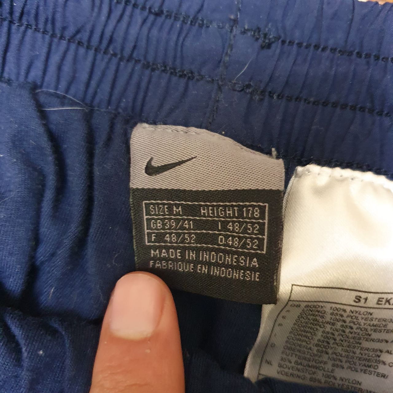 Nike Vintage Nike Track Pants Nylon Drill Y2K Swoosh Logo Size US 33 - 5 Thumbnail