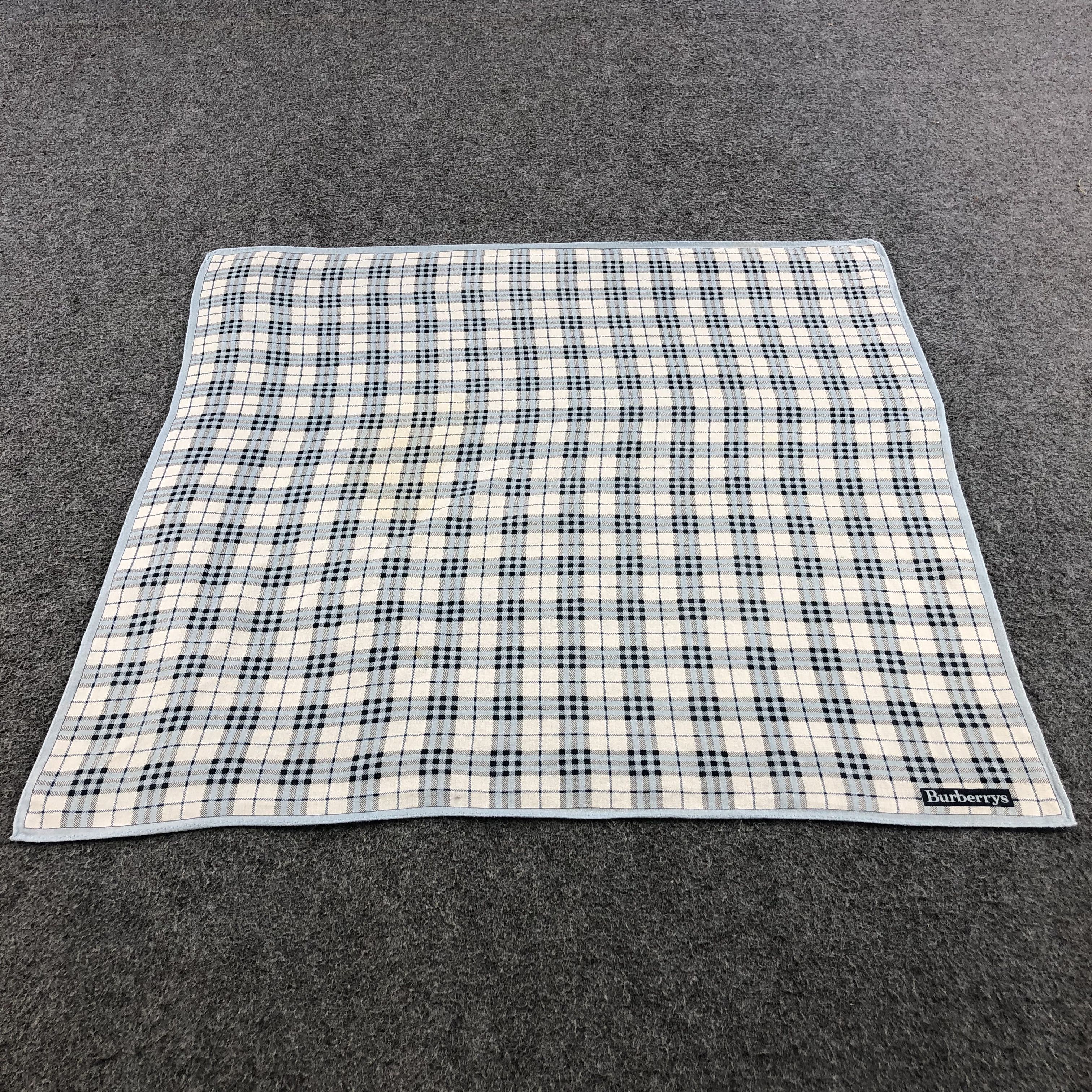 Burberry Burberrys Handkerchief Neckerchief Bandana H1389 Size ONE SIZE - 2 Thumbnail