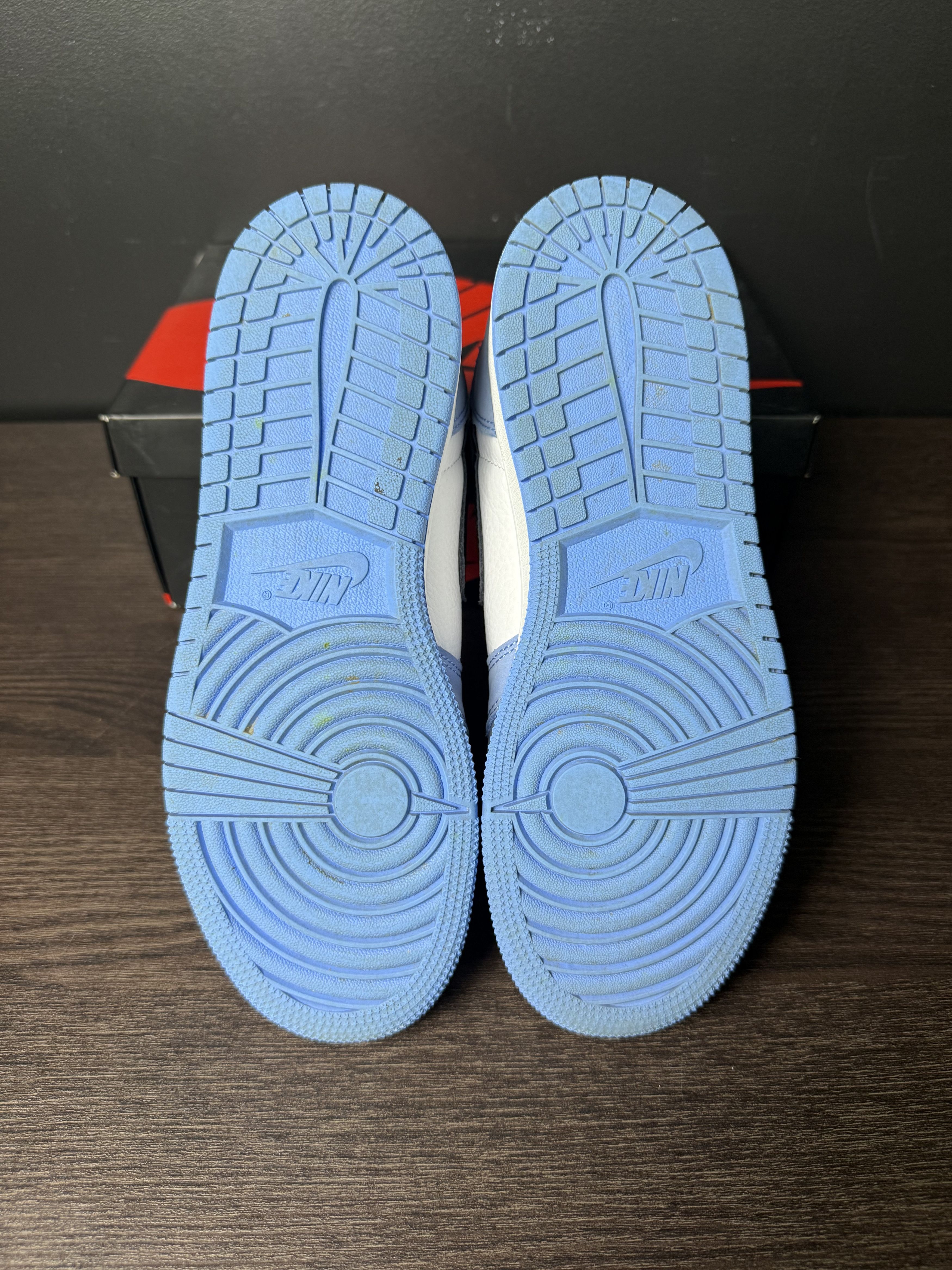 Nike Air Jordan 1 Retro High OG "University Blue" (GS) **PRE-OWNED** - Size 6.5Y (US) Size US 6.5 / EU 39-40 - 6 Thumbnail