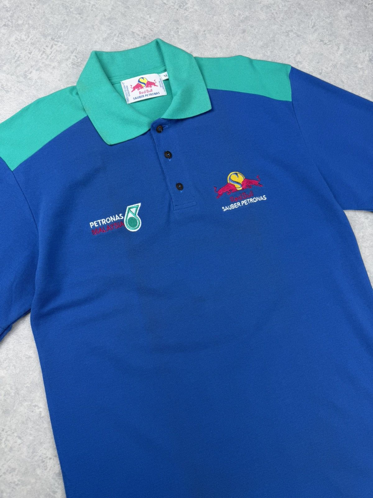 Red Bull Vintage Red Bull Sauber Petronas Polo Shirt F1 Formula 1 Size US M / EU 48-50 / 2 - 3 Thumbnail