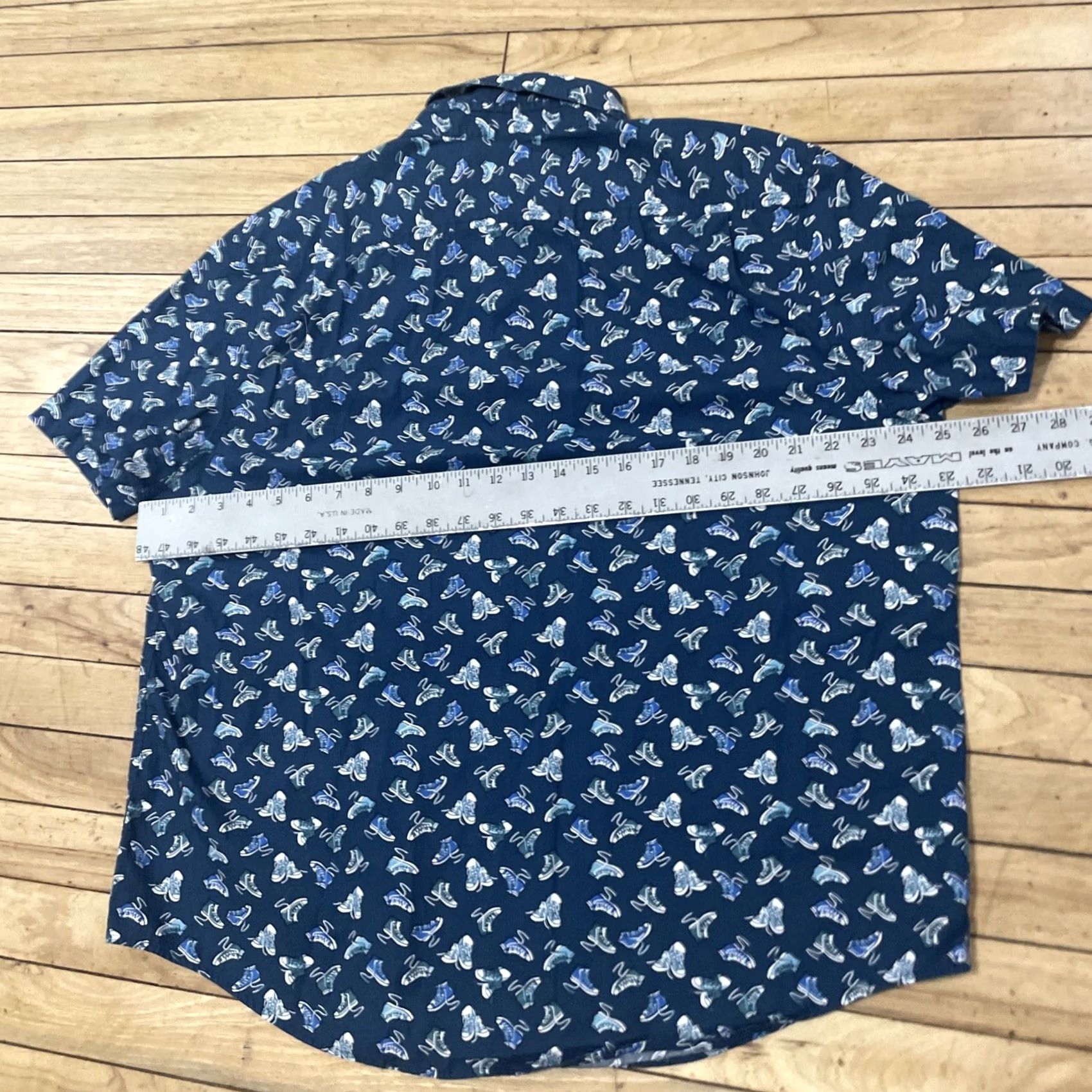 Vintage PENGUIN by MUNSINGWEAR Shirt Men 2XL Blue Sneakers Print AOP Button Up Size US XXL / EU 58 / 5 - 7 Thumbnail