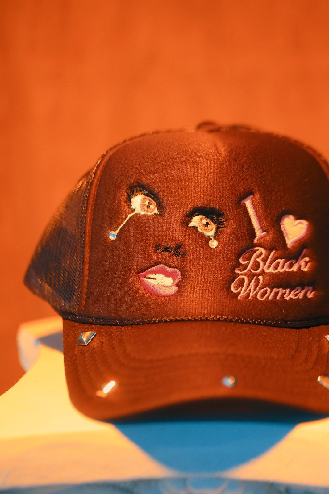 Vintage CLT “ I <3 black women” trucker hat GLOW TEXT Size ONE SIZE - 3 Thumbnail