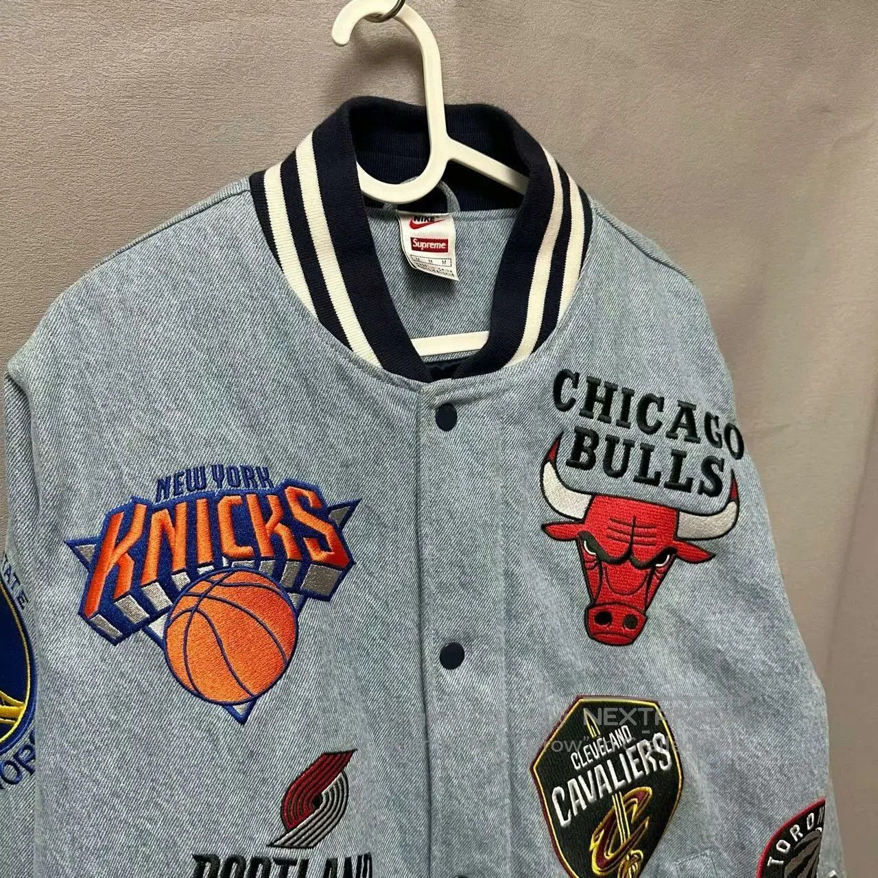 Nike supreme nike nba embroidered denim baseball jacket. Size US M / EU 48-50 / 2 - 2 Thumbnail