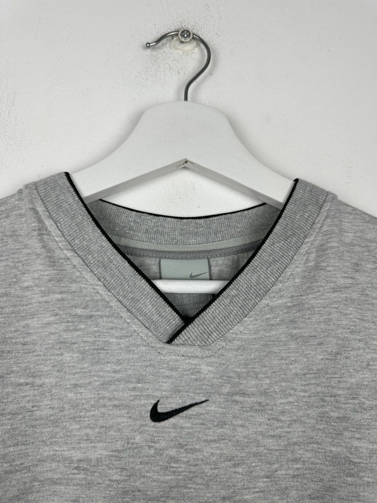 Nike Y2K Nike Center Mini Swoosh Logo T Shirt Tee Vintage Central Size US M / EU 48-50 / 2 - 3 Thumbnail