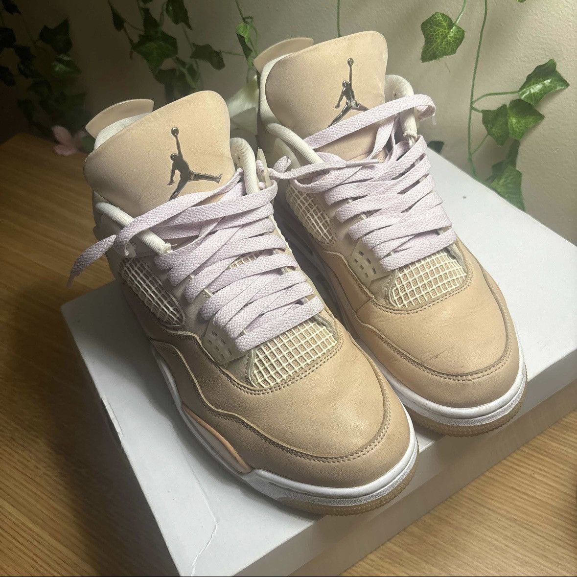 Jordan Brand Wmns Air Jordan 4 Retro 'Shimmer' Size US 11 / IT 41 - 8 Thumbnail