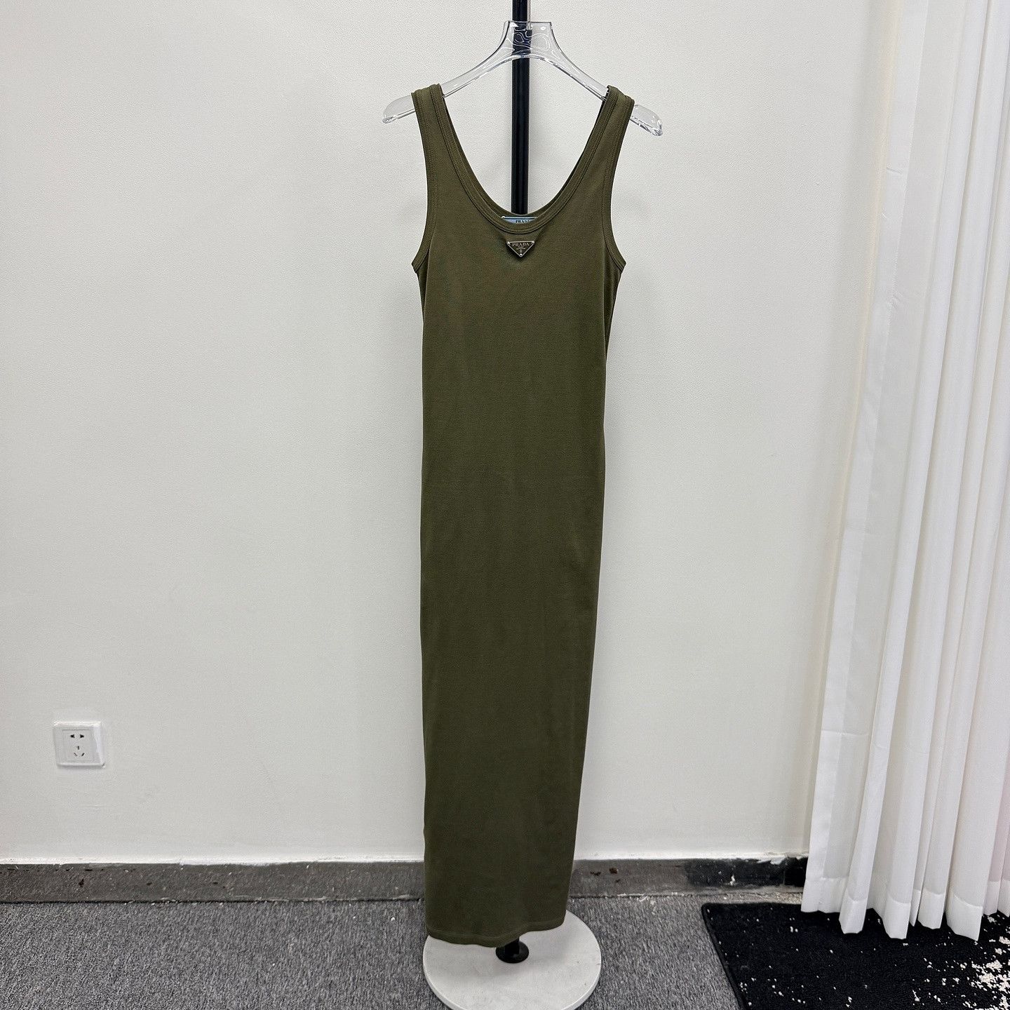 Prada Prada Logo Patch Ribbed Midi Dress Size 36 Size XS / US 0-2 / IT 36-38 - 1 Thumbnail
