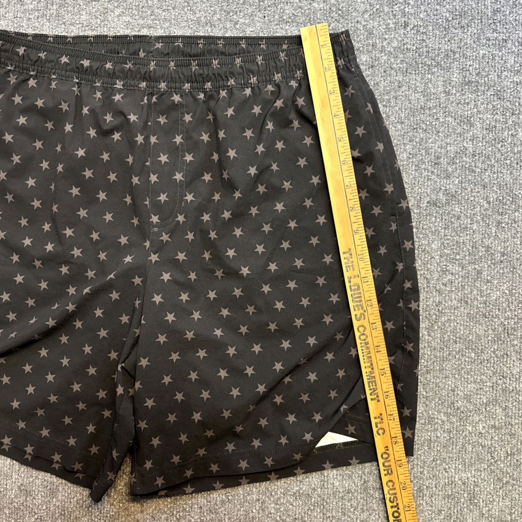 Chubbies Chubbies Mens Danger Zones 5.5 In Ultimate Training Shorts - Black - Size 2XL Size US 39 - 5 Thumbnail
