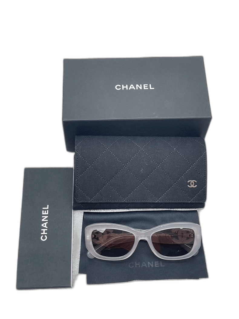 Chanel Chanel Holiday Sweetheart Sunglasses -2505 Size ONE SIZE - 1 Thumbnail