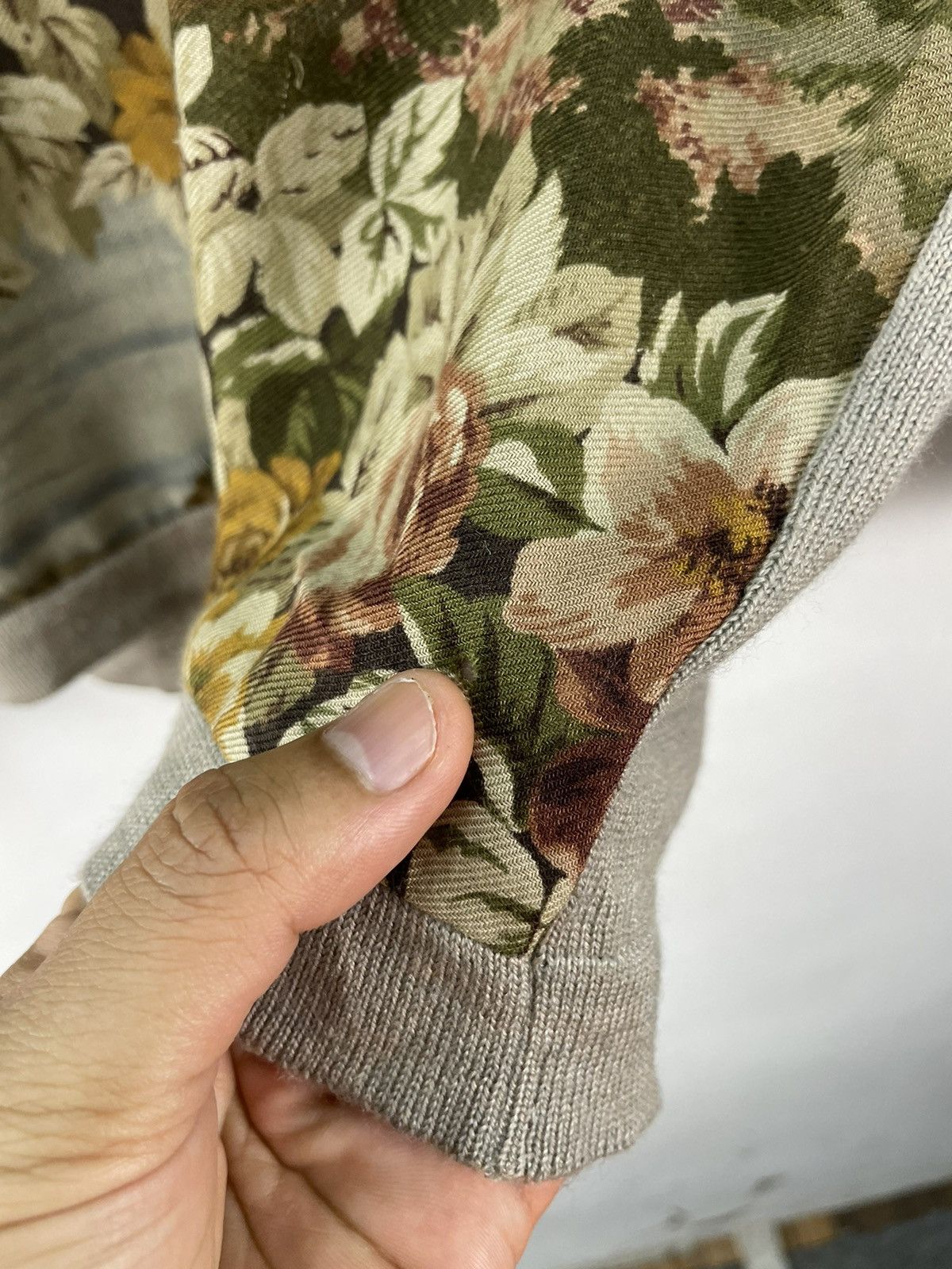 Burberry Vintage 90s Burberry Sweater Animal Floral Pattern Size M Size M / US 6-8 / IT 42-44 - 11 Thumbnail