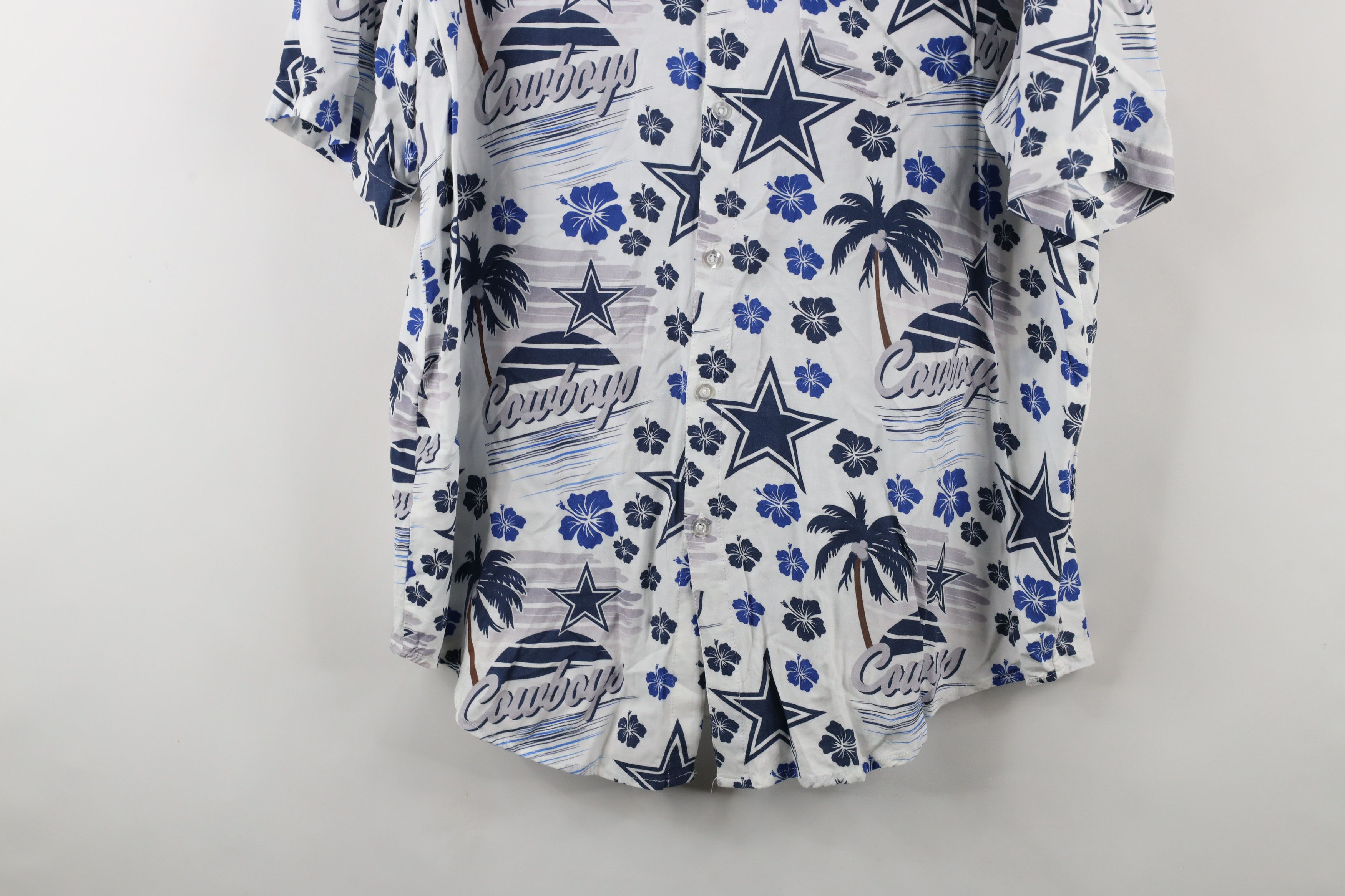 Vintage Vintage NFL All Over Print Cowboys Hawaiian Button Shirt Size US XL / EU 56 / 4 - 3 Thumbnail