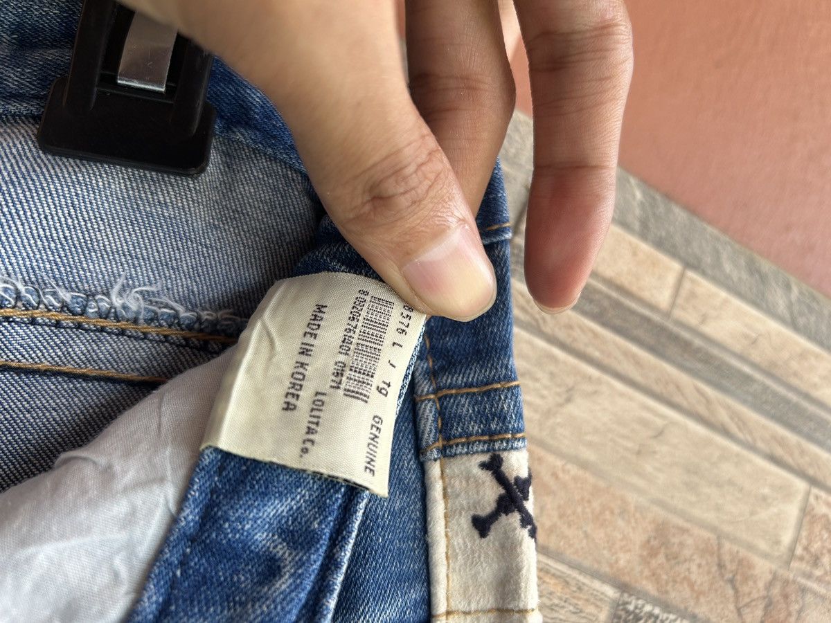 Japanese Brand Distressed Yoshitomo Nara X Lolita Cross Low Rise Jeans Size US 29 - 18 Thumbnail