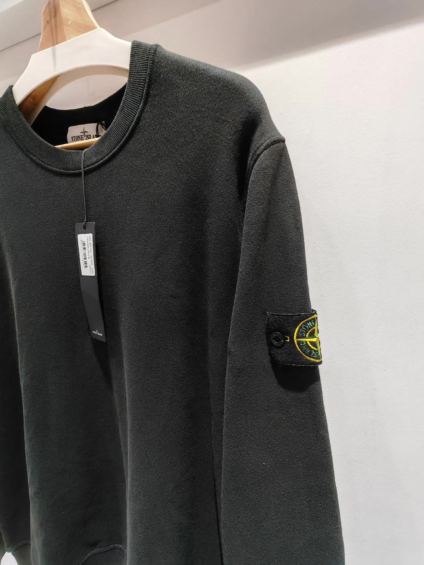 Stone Island Stone Island Basic Sleeve Badge Crew Neck Sweatshirt Q15 Size US XL / EU 56 / 4 - 2 Thumbnail