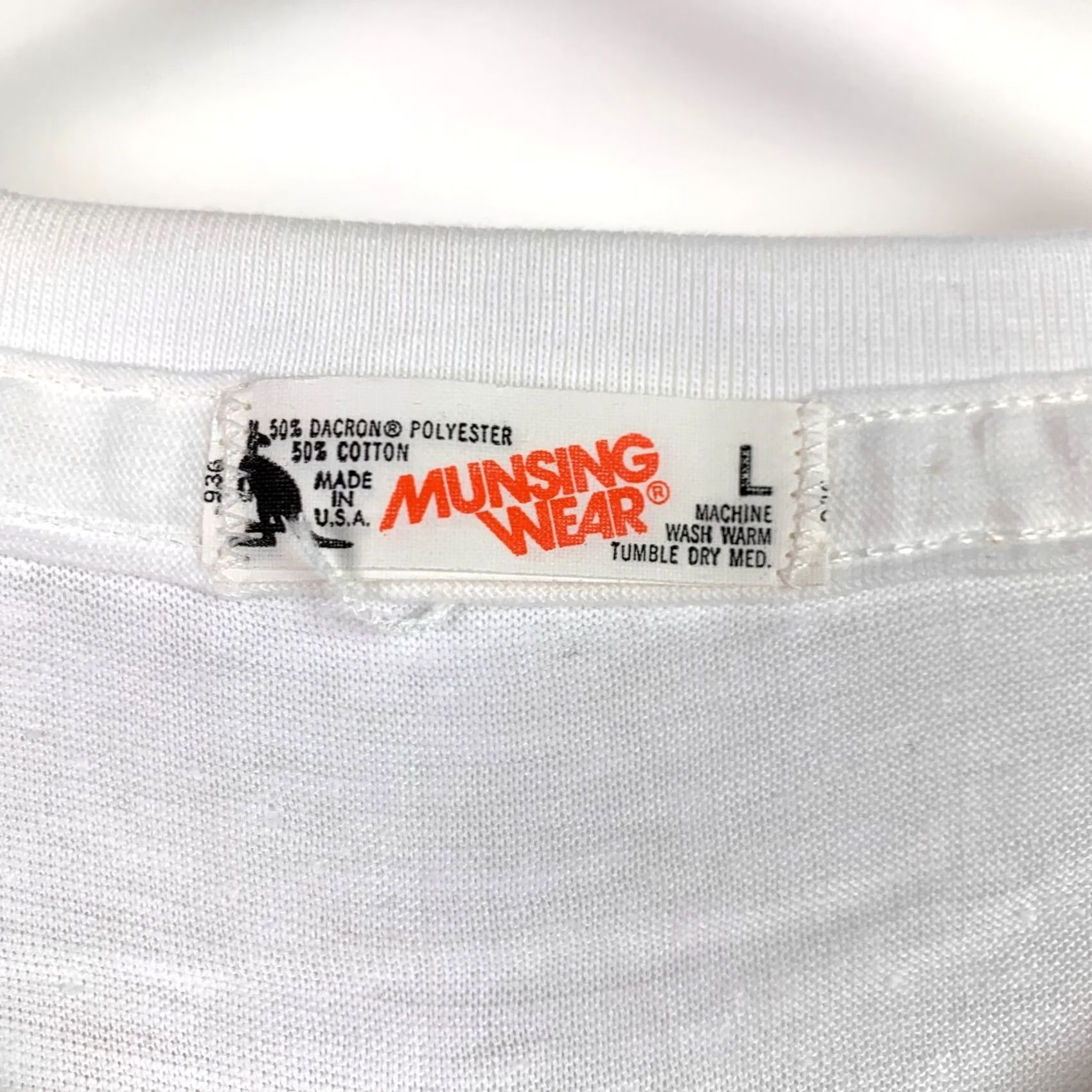 Vintage VINTAGE Munsingwear White Blank Dacron Cotton Tee T-Shirt Undershirt Mens Lg Tee Shirt Short Sleeve 1970s Mens Large White Cotton Blend Size US L / EU 52-54 / 3 - 3 Thumbnail