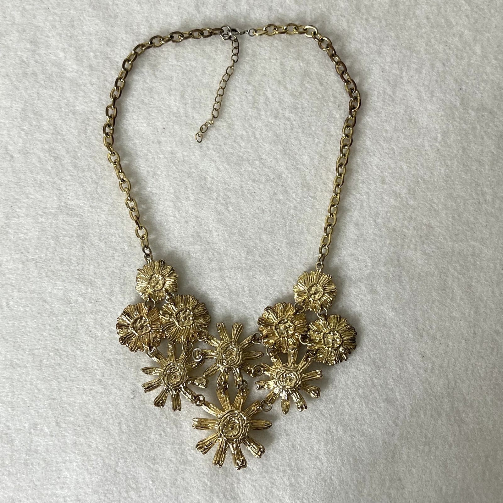 Other Eye Candy LA Daisy Flower Bib Statement Necklace Size ONE SIZE - 3 Thumbnail