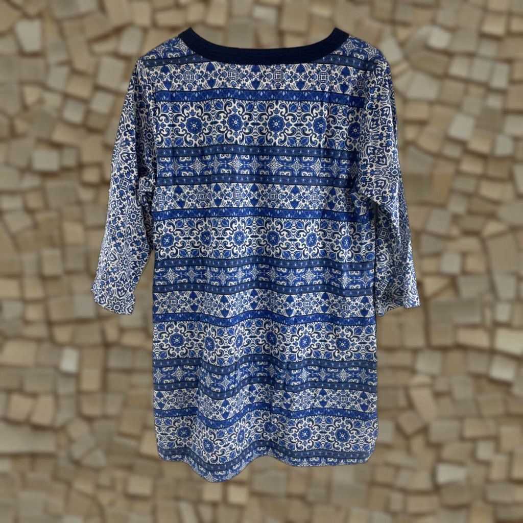 Lands' End Lands' End Dress Women's Small Blue White Floral Short Sleeve V-Neck Pullover Shirt Dress Mens Women? Size S / US 4 / IT 40 - 1 Thumbnail