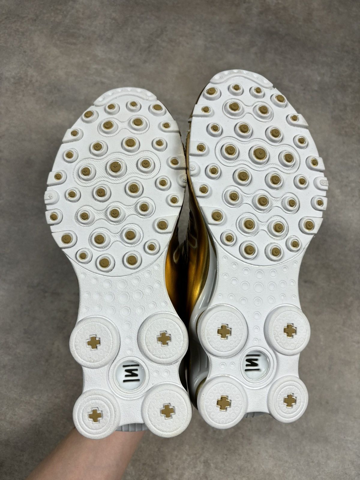 Nike RARE 2007 vintage never worn gold Nike Shox NZ Oro Bianco Size US 7.5 / IT 37.5 - 11 Thumbnail