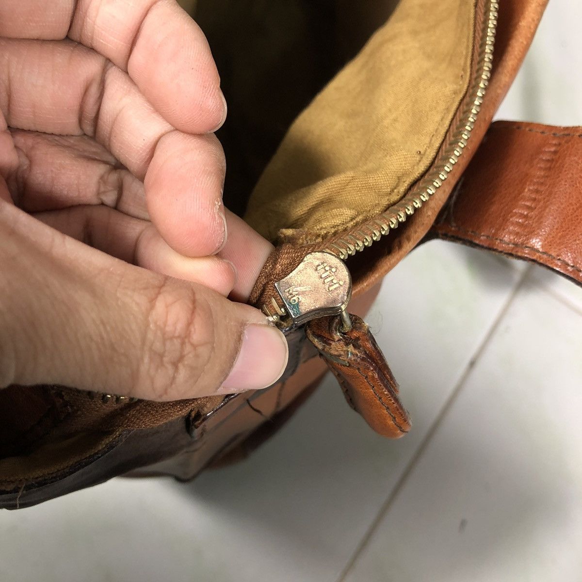 Vintage 📌Vtg Genuine Patchwork Leather Handbag Desmo Made in Italy Size ONE SIZE - 14 Thumbnail