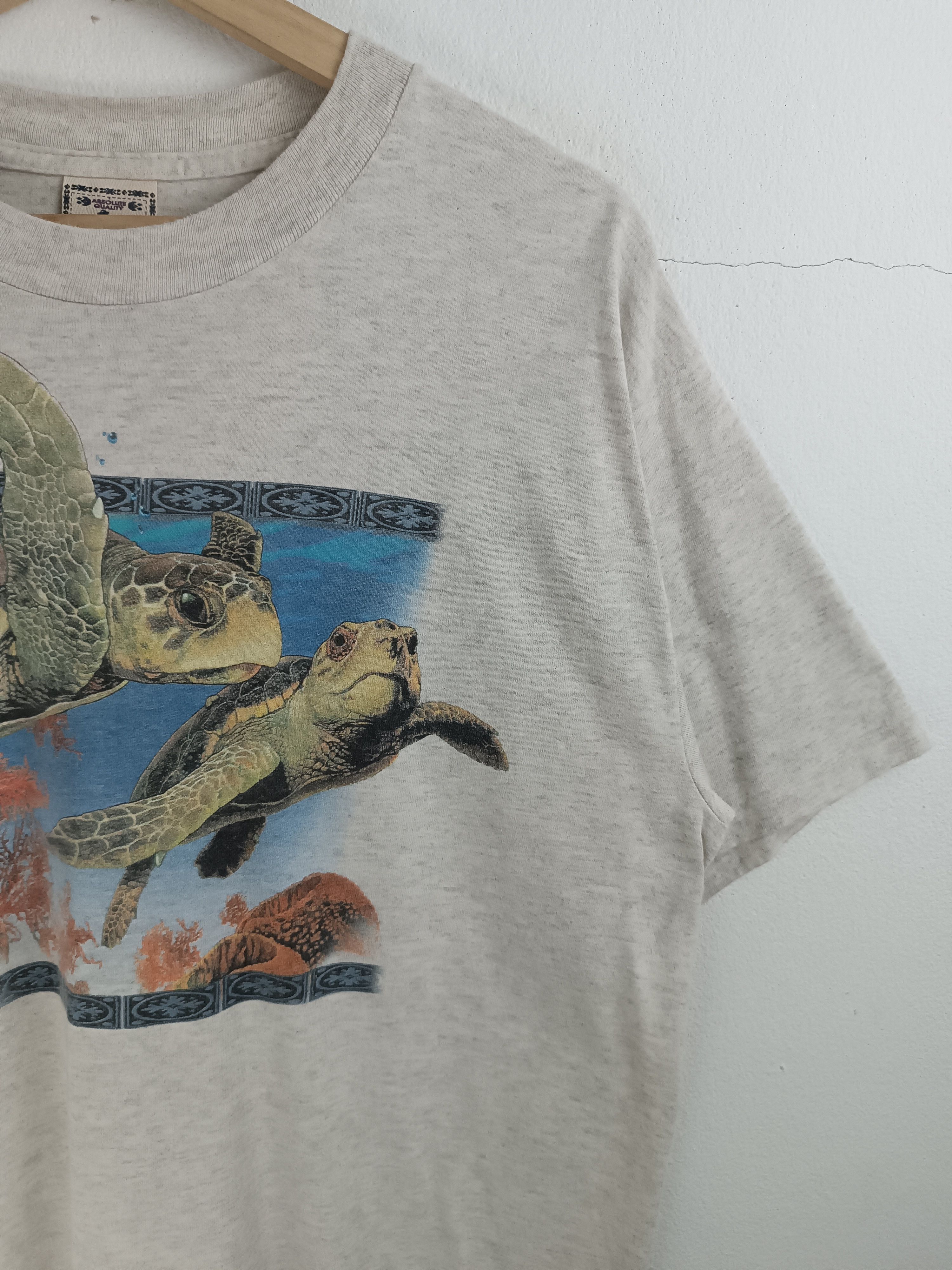 Vintage VINTAGE '02 SEA TURTLES ART WILD COTTON SINGLE STITCH RARE Size US L / EU 52-54 / 3 - 6 Thumbnail