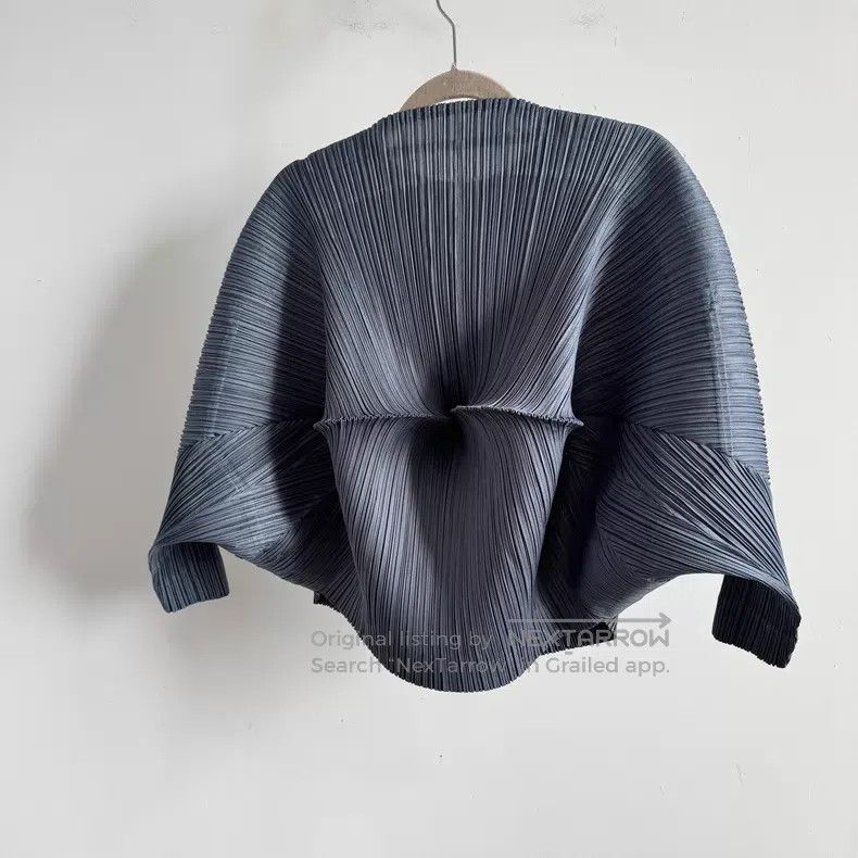 Issey Miyake Issey Miyake size:one size Gray Long Sleeve Size XXS / US 00 / IT 34 - 2 Thumbnail