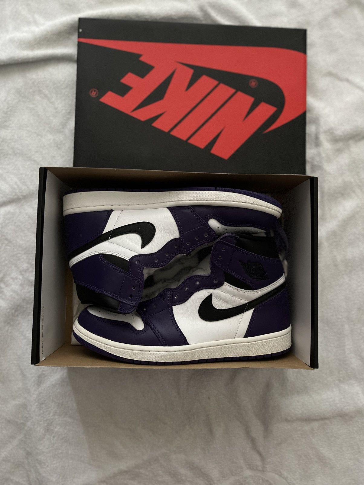 Air Jordan 1 Retro High OG Court Purple