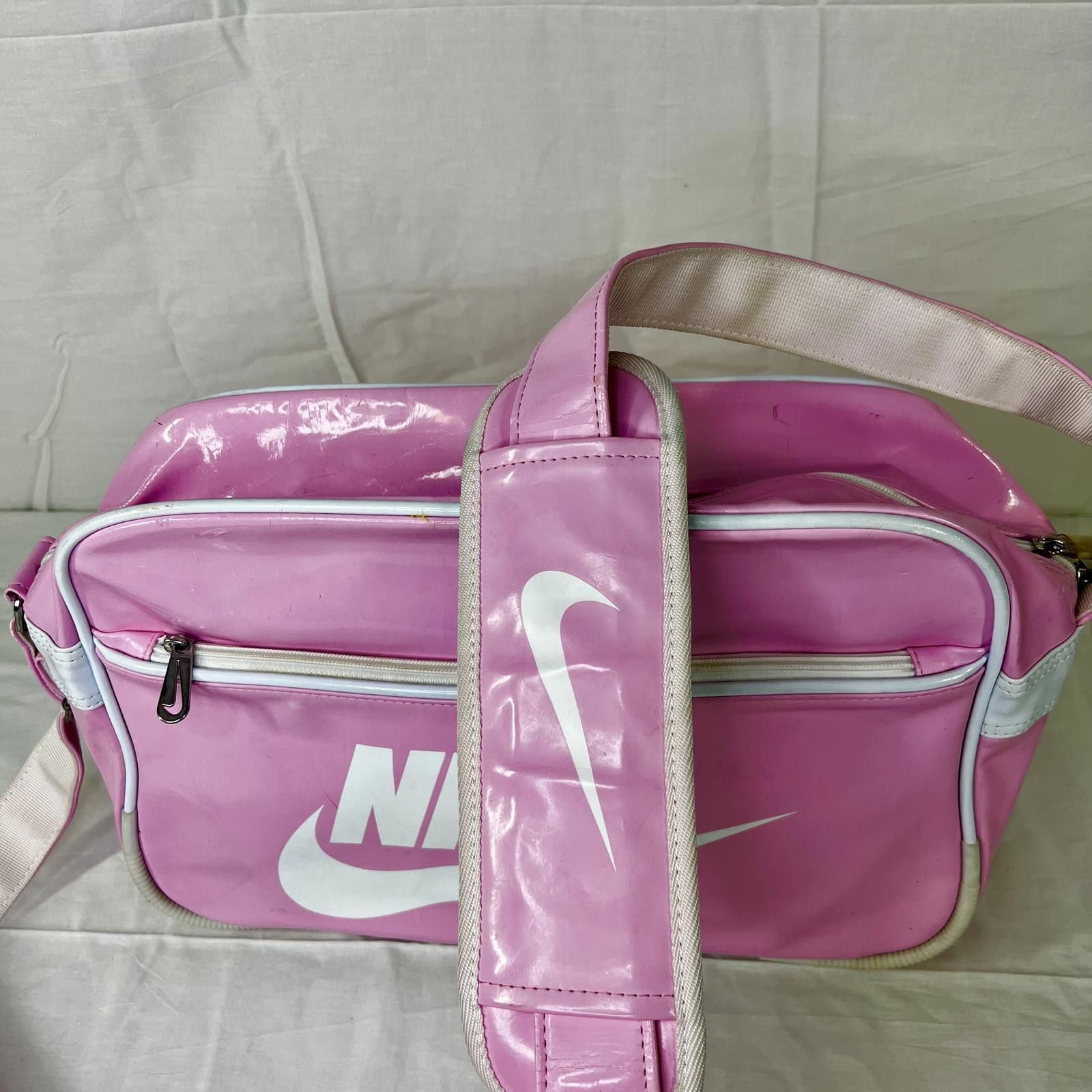 Nike Nike Vintage Patent Leather Pink Gym Soccer Shoulder Bag Size ONE SIZE - 3 Thumbnail