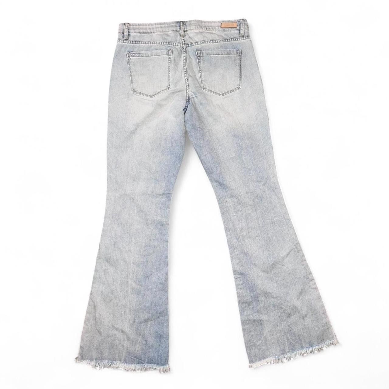 BLANKNYC BLANKNYC cosmic flare sz 31 Lightwash distressed bootcut Size 31" - 3 Thumbnail