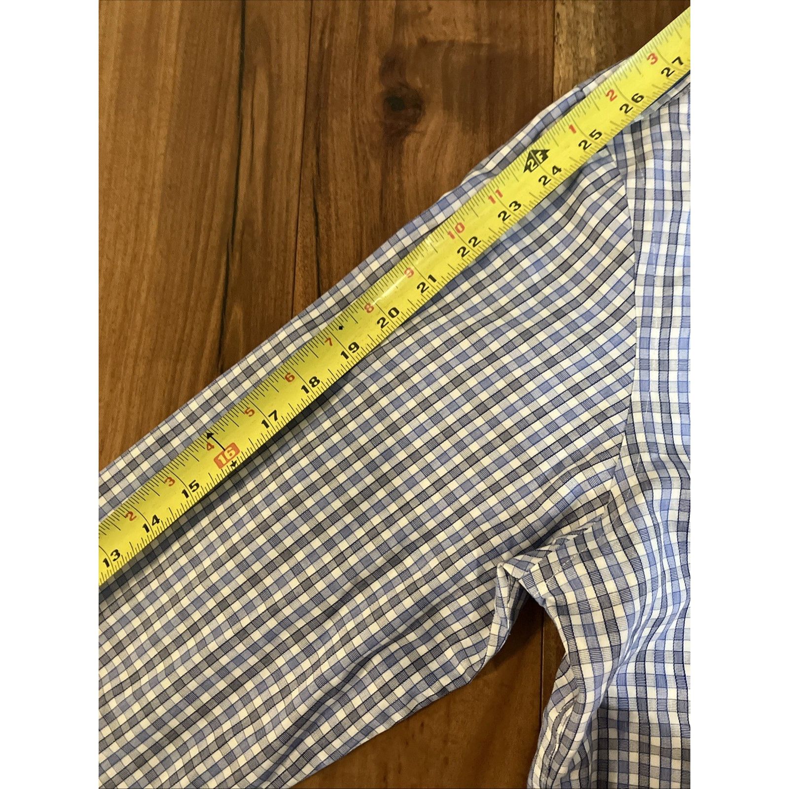 UNTUCKit UNTUCKit Shirt Mens Medium REGULAR Fit Wrinkle Free Button Size US M / EU 48-50 / 2 - 12 Thumbnail