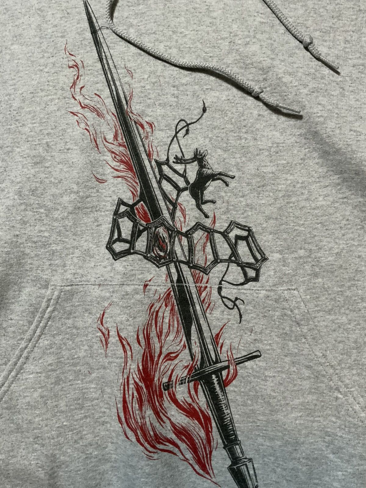Other HBO LootCrate Game Of Thrones Full Of Terrors Sword Hoodie Size US M / EU 48-50 / 2 - 5 Thumbnail