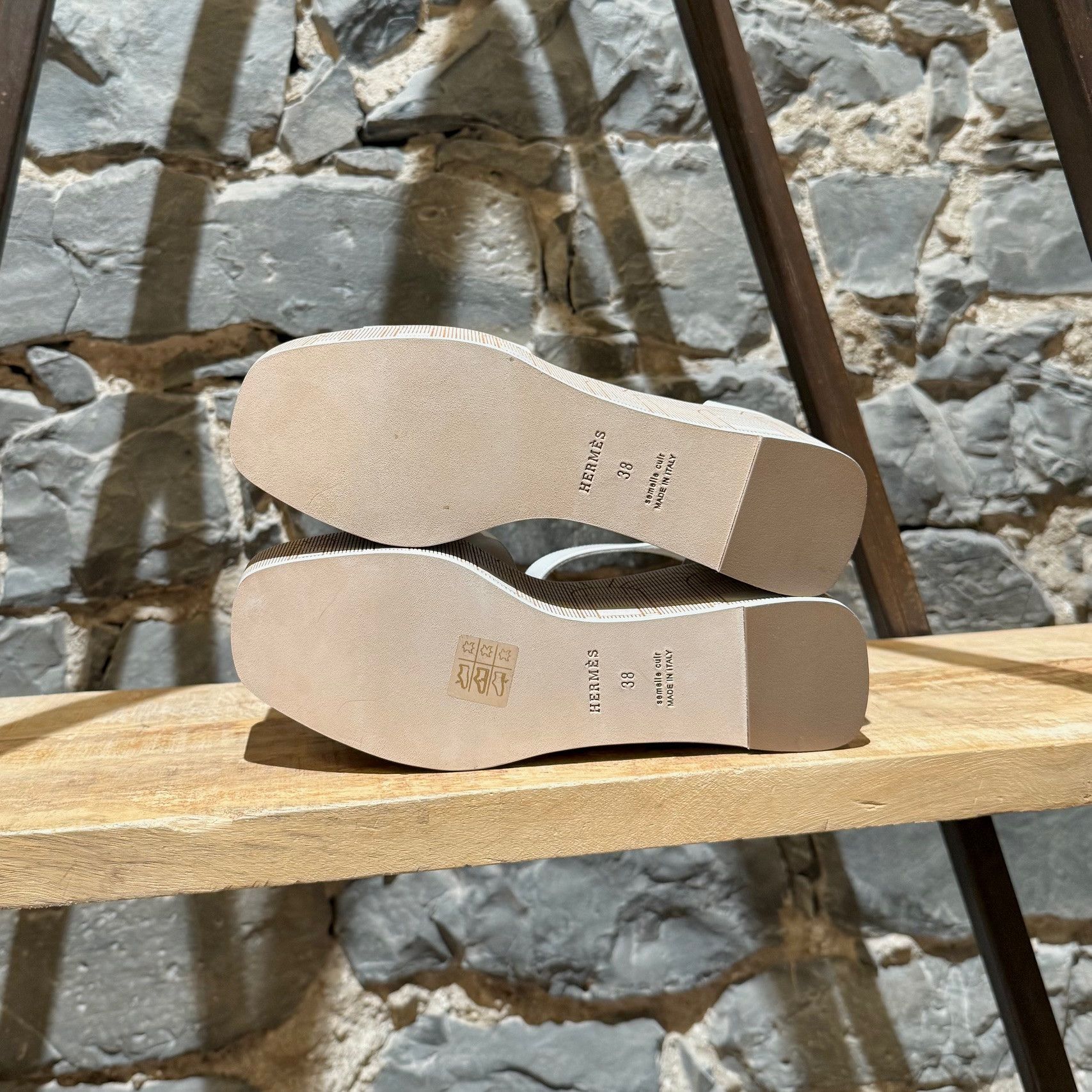Hermes Hermès Illusion 35 Blanc de Paris Wedge Leather Sandals Size US 8 / IT 38 - 7 Thumbnail