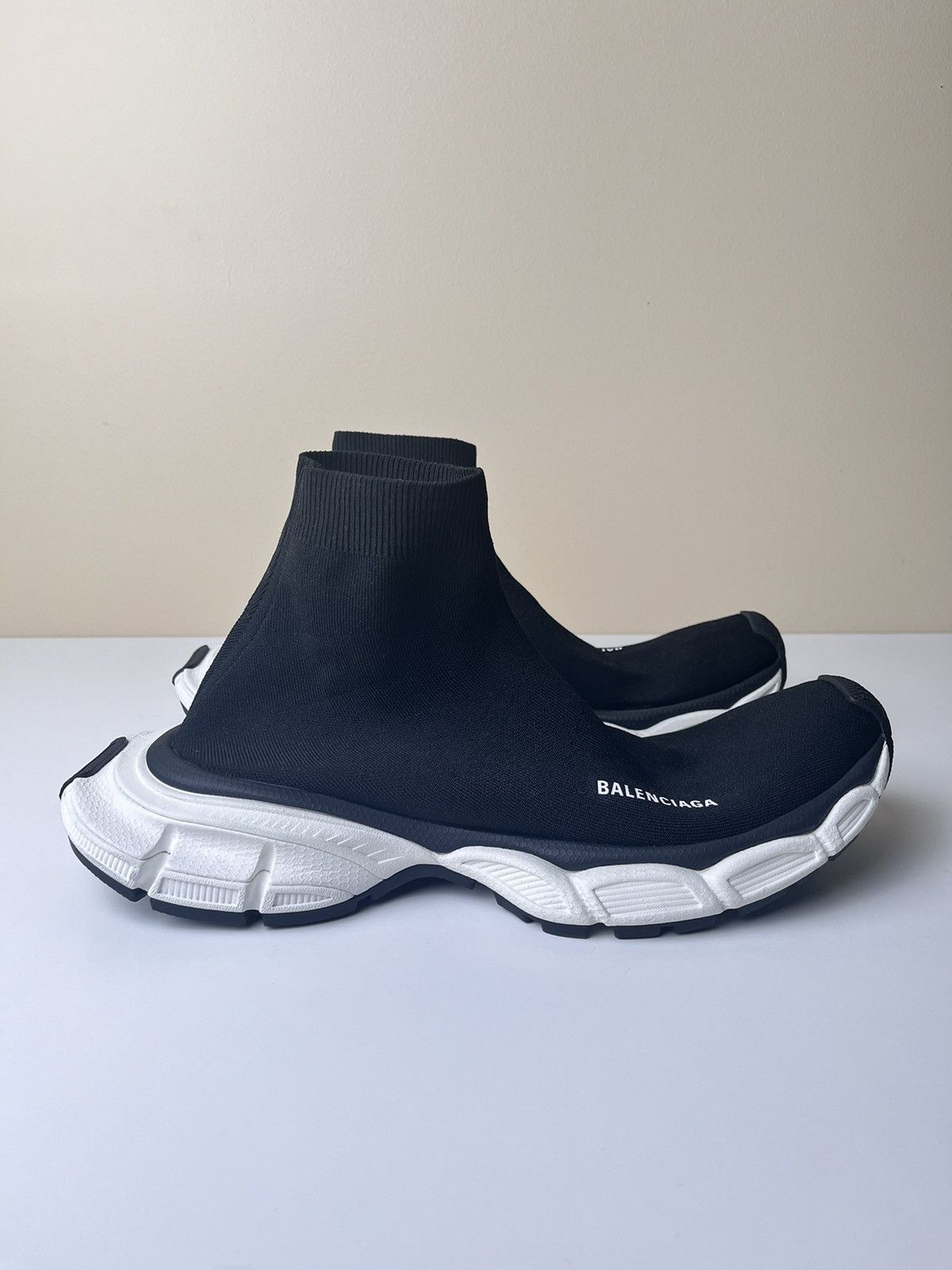 Balenciaga NEW Balenciaga 3XL Knit Speed Sock Runner Size US 11 / EU 44 - 4 Thumbnail