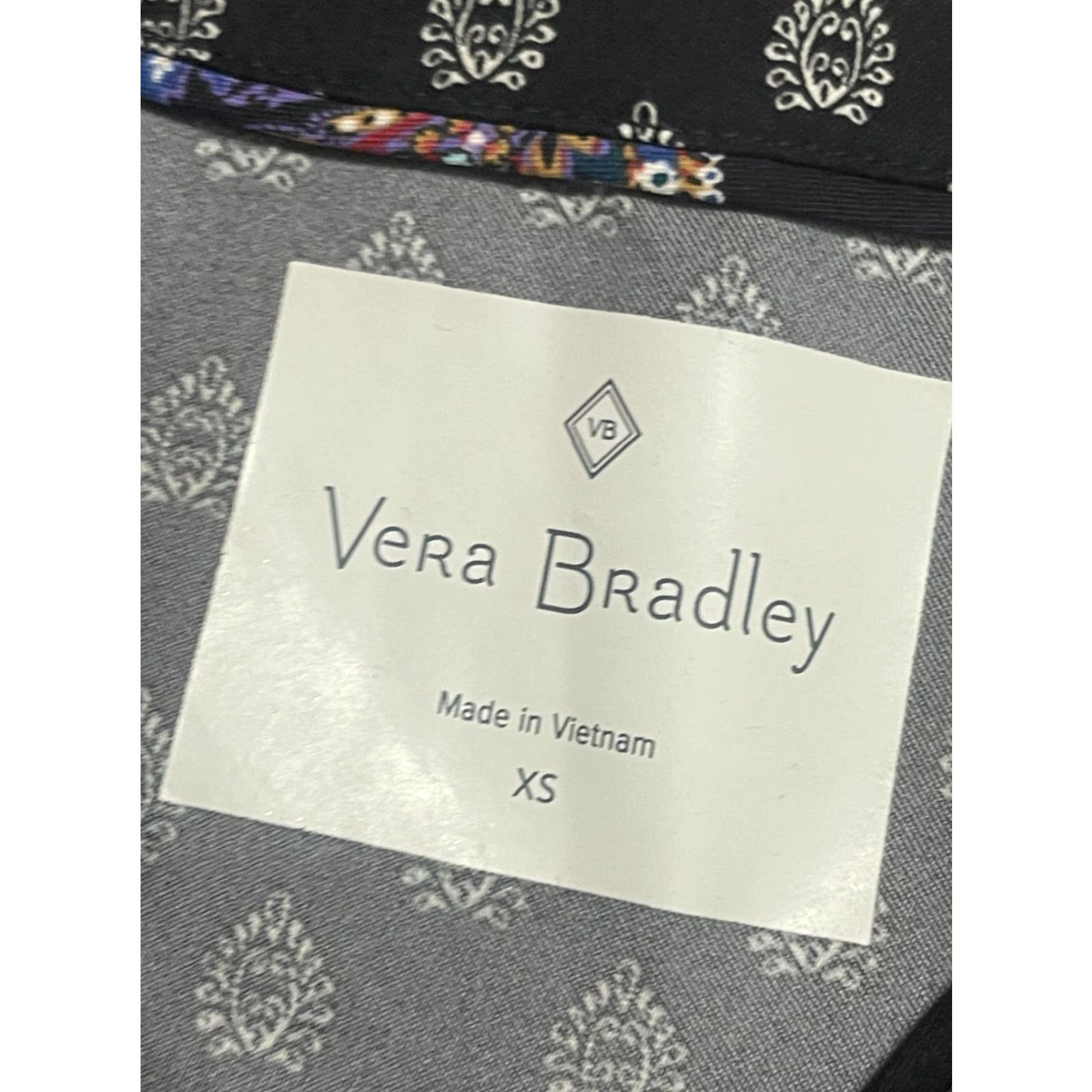 Vera Bradley Vera Bradley Scrub Top Women XS Black White V-Neck Allover Print NWT Size 26" / US 2 / IT 38 - 5 Thumbnail