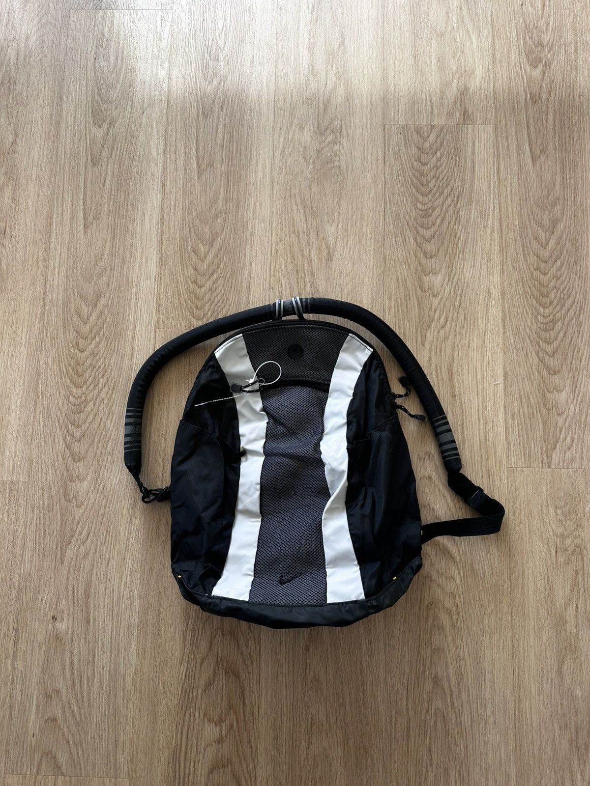 Nike Nike Vintage Backpack Y2K Swoosh Bag Rare Size ONE SIZE - 1 Thumbnail