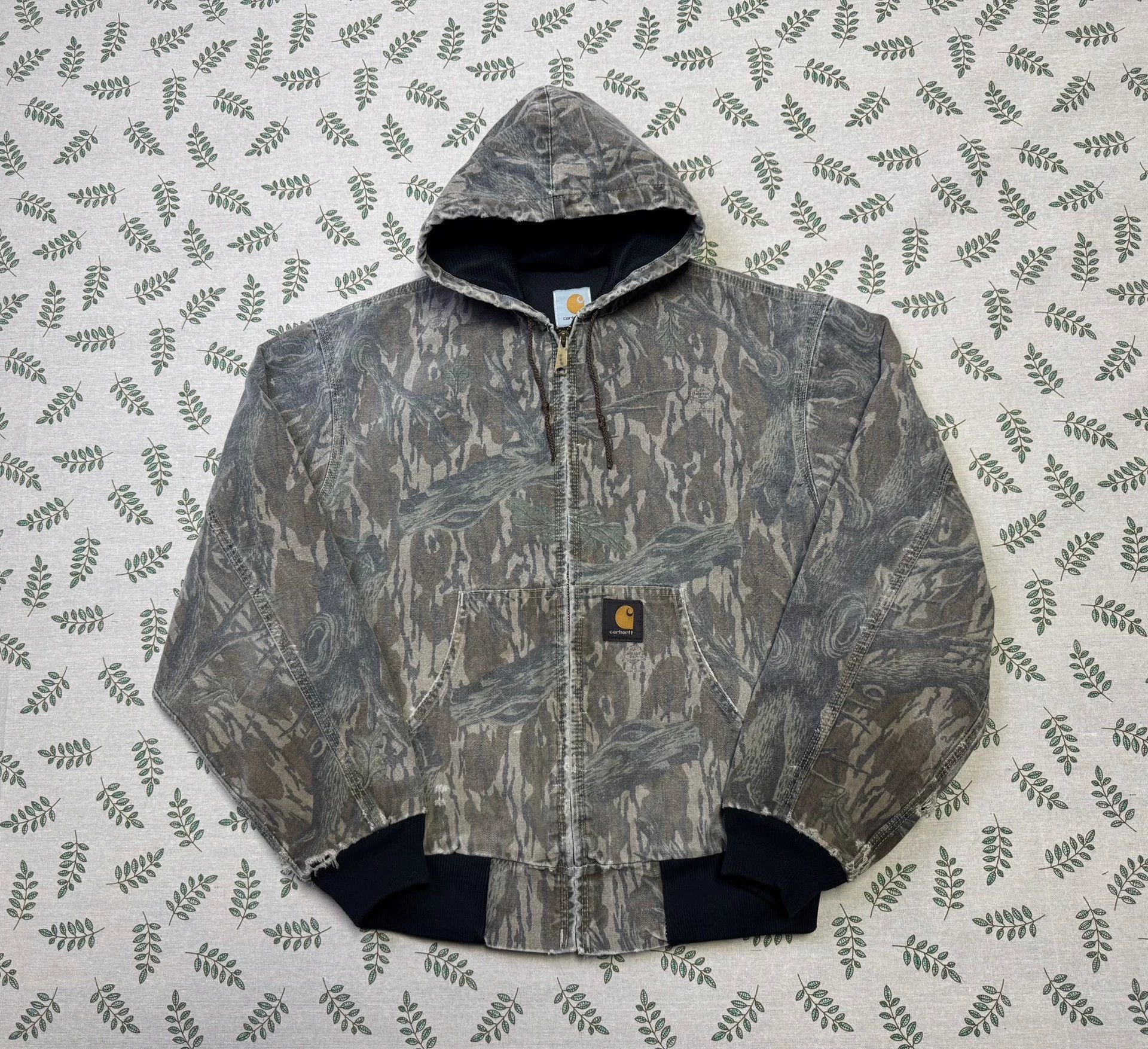 Carhartt Vintage Carhartt JR345 Camo Hooded Work Jacket L Size US L / EU 52-54 / 3 - 2 Thumbnail