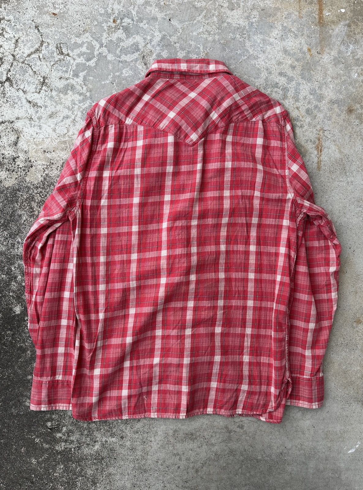Levi's Levi’s Western Pink Salmon Snapped Plaid Flannel Shirt Size US L / EU 52-54 / 3 - 2 Thumbnail