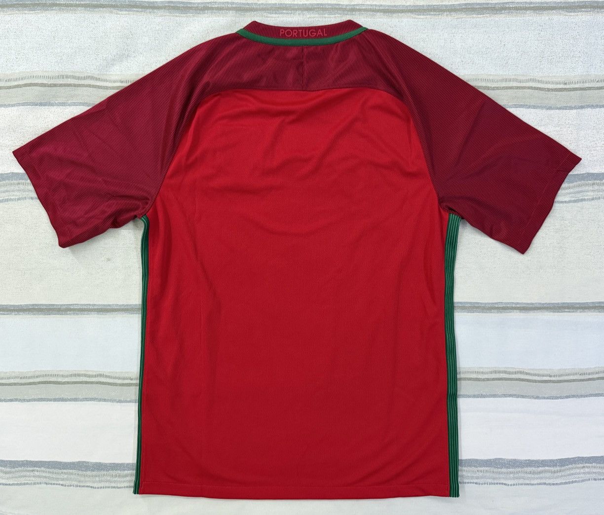 Nike Nike Portugal 2016 Euro Home Jersey Size Medium *Brand New* Size US M / EU 48-50 / 2 - 2 Thumbnail