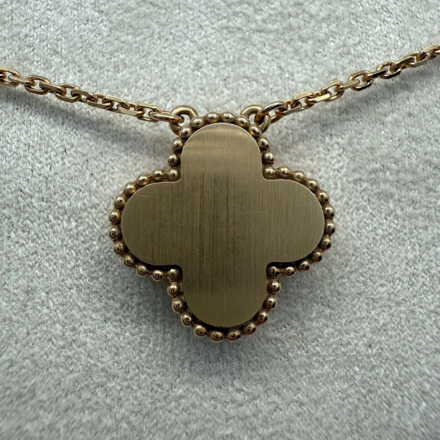 Van Cleef & Arpels Van Cleef & Arpels Christmas Limited Gold Clover Necklace. Size ONE SIZE - 4 Thumbnail
